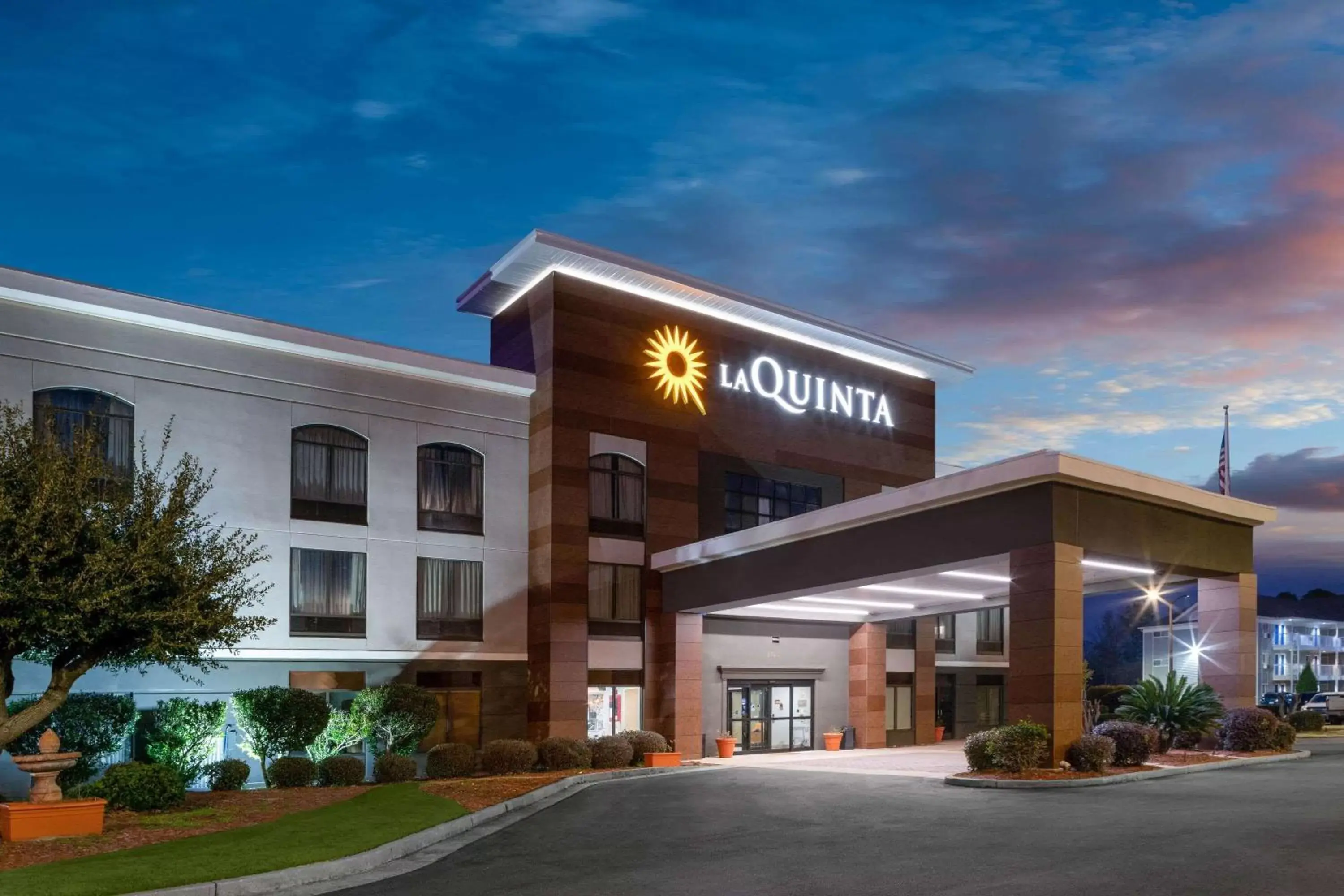 Property building in La Quinta Inn & Suites by Wyndham-Albany GA