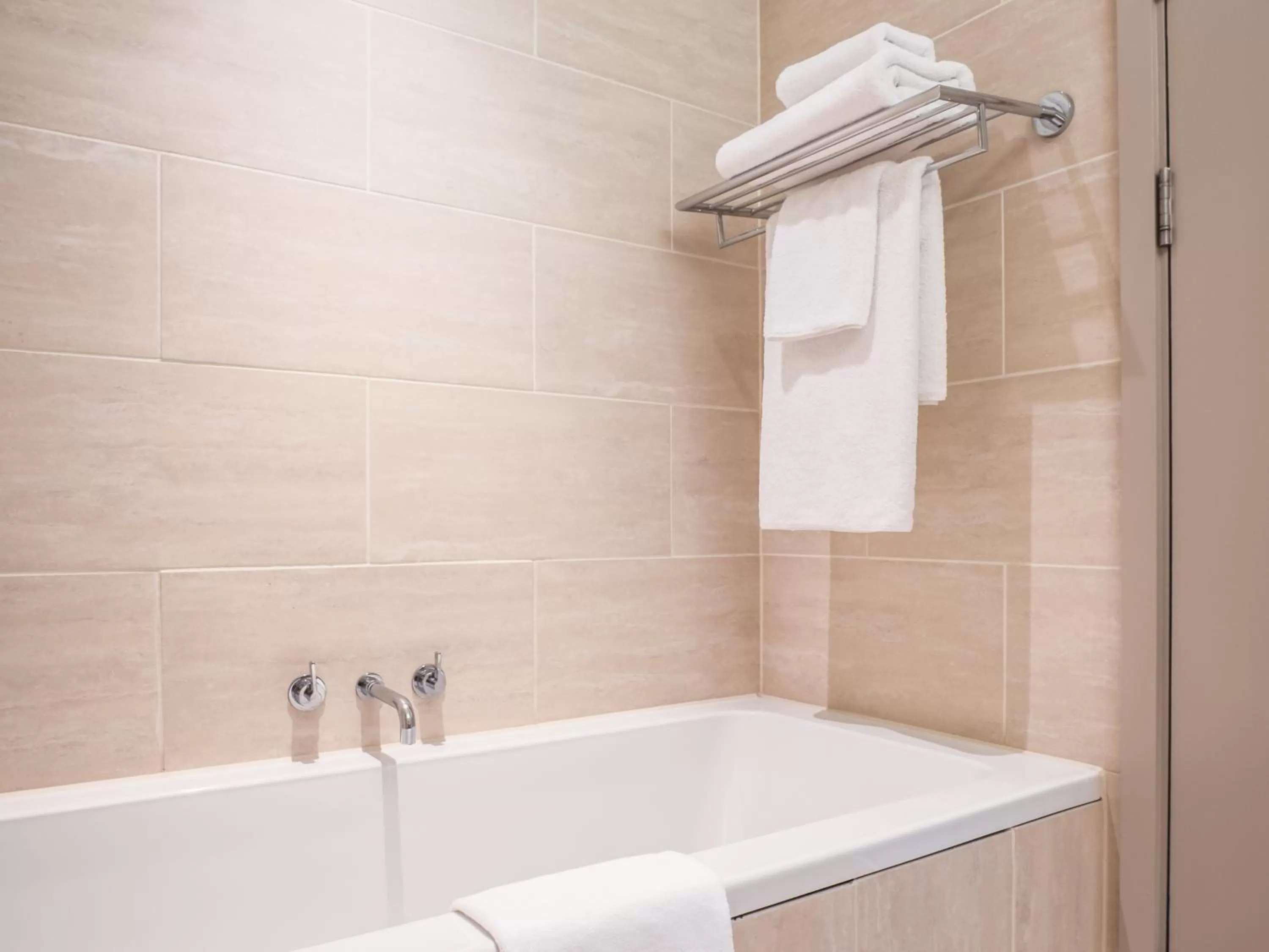 Shower in Apex Waterloo Place Hotel