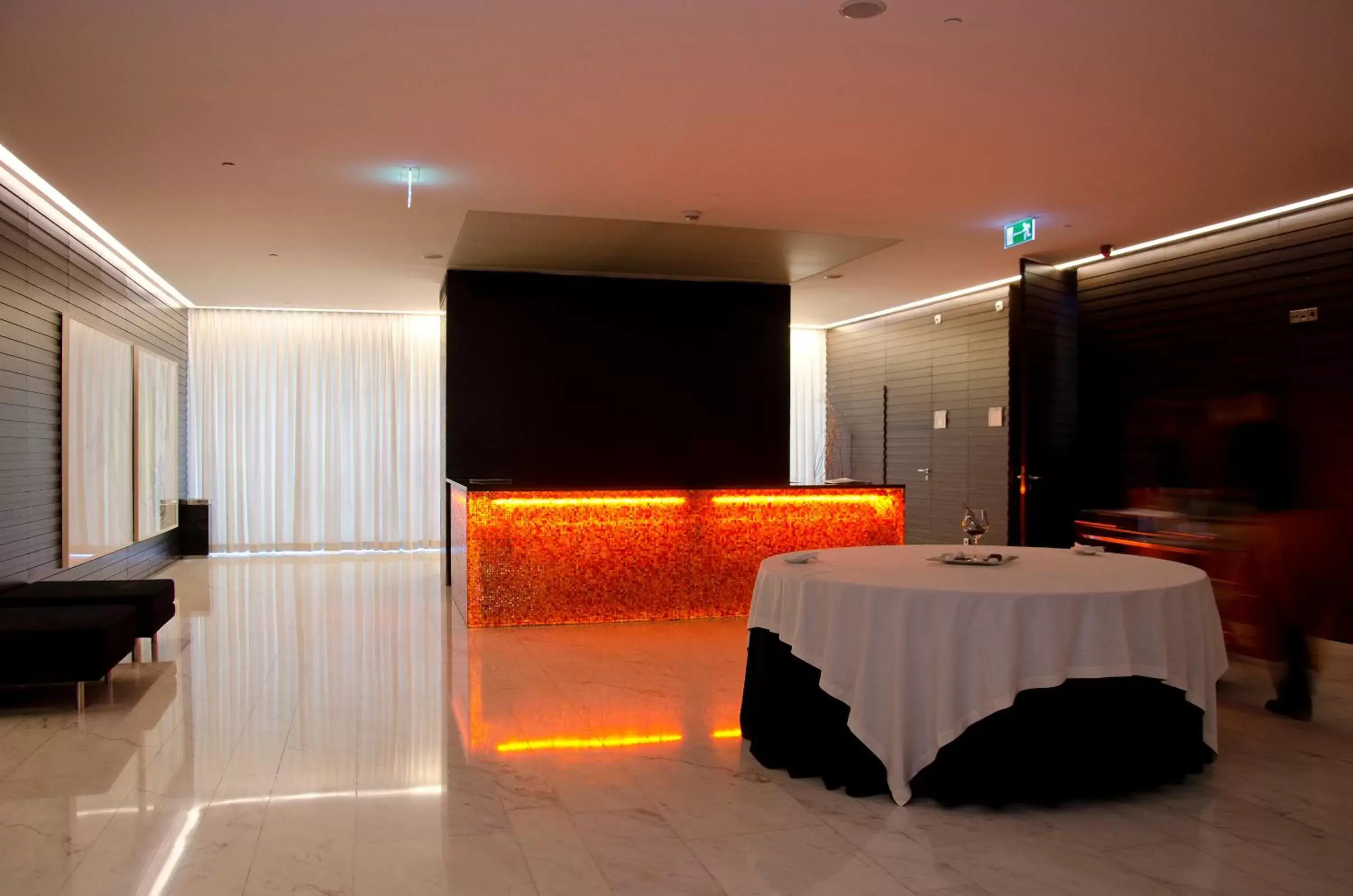 Lounge or bar, TV/Entertainment Center in VIP Grand Lisboa Hotel & Spa