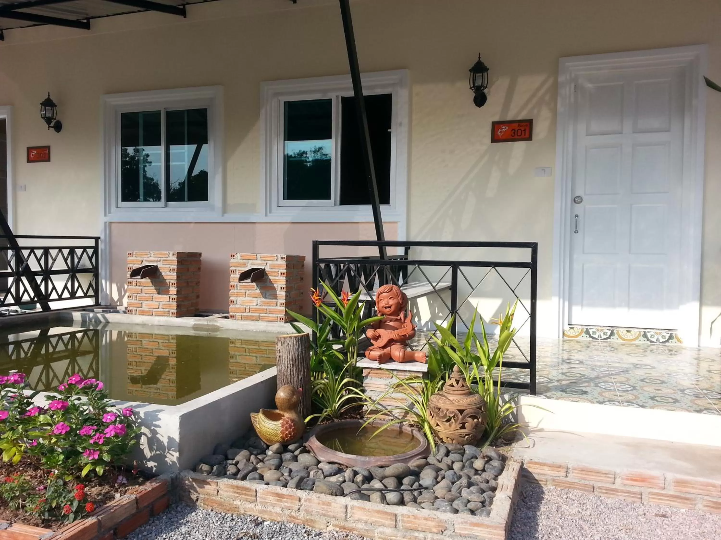 Facade/entrance in Fancy Carp Resort