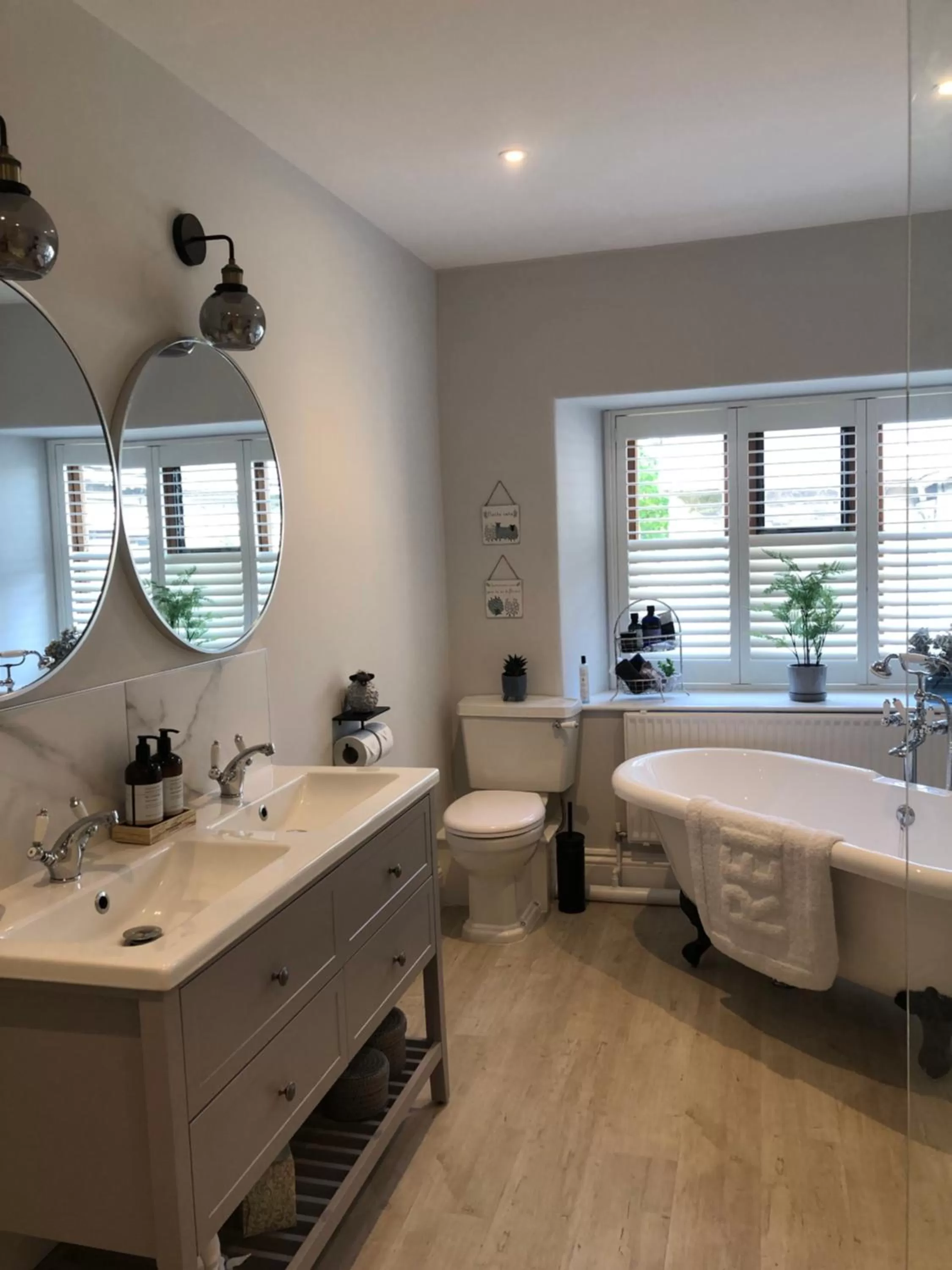 Property building, Bathroom in The Skreen