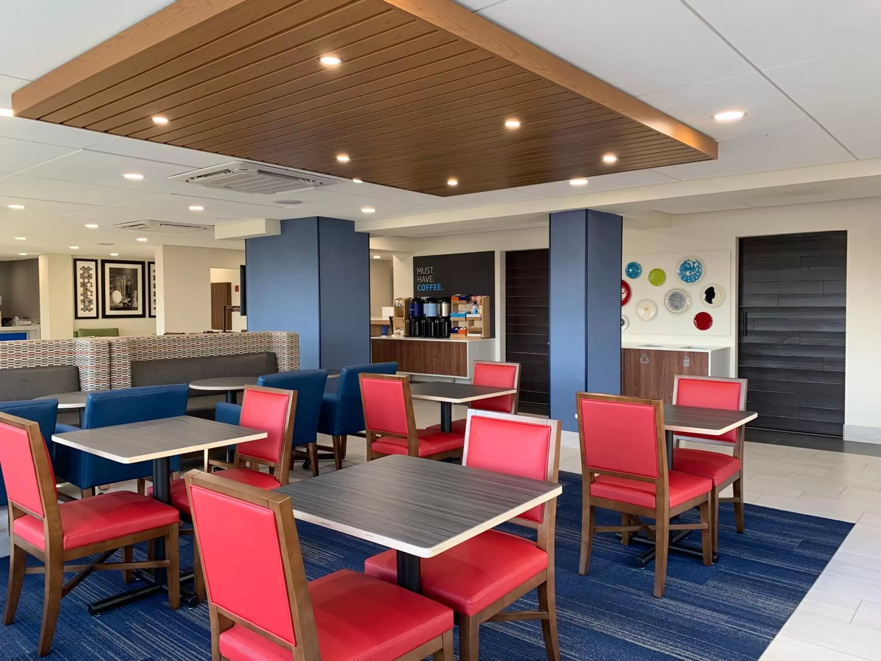 Breakfast, Restaurant/Places to Eat in Holiday Inn Express - Allentown North, an IHG Hotel