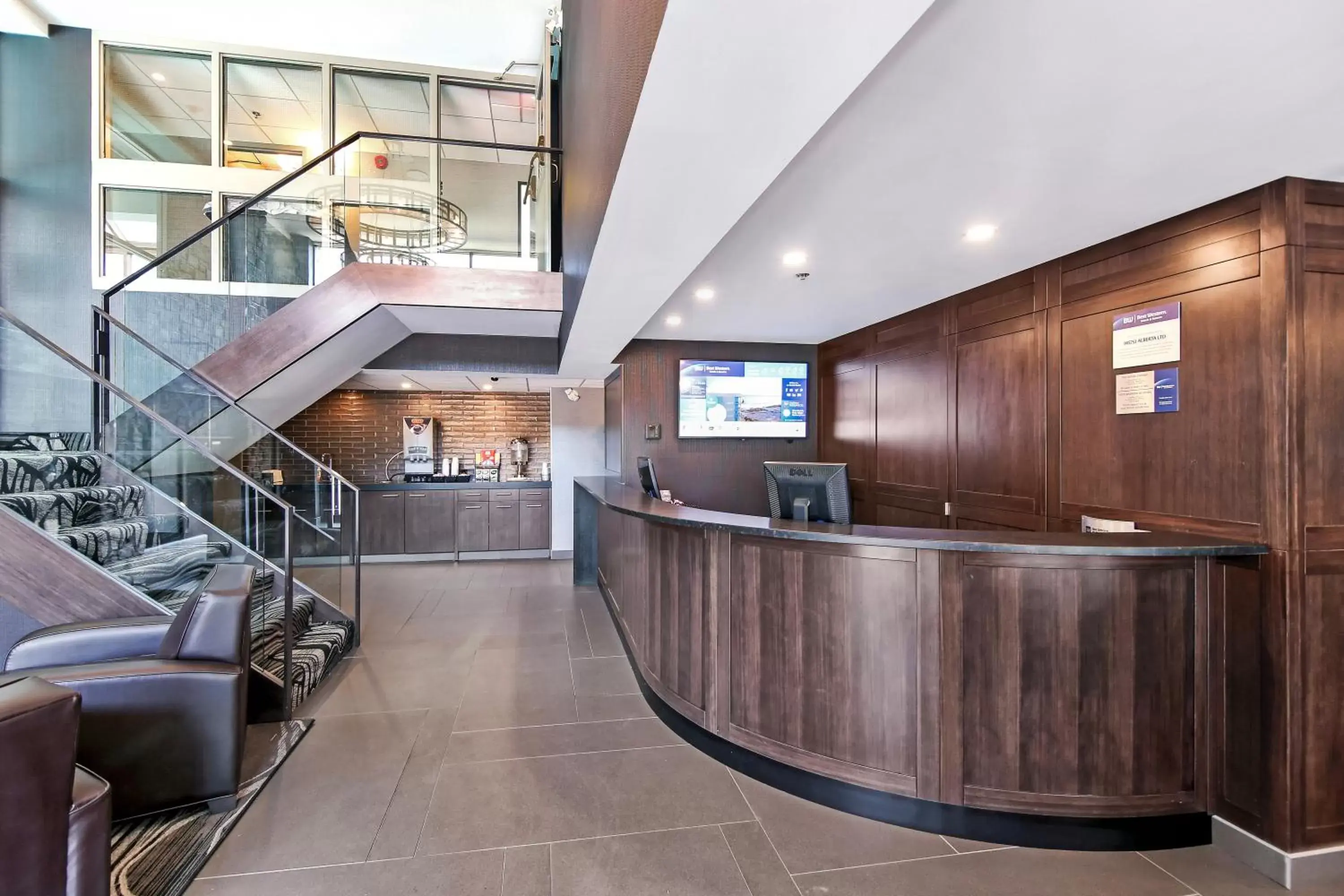 Lobby or reception in Best Western Plus Banff International Lodge Lobby or reception in Best Western Plus Banff International Lodge