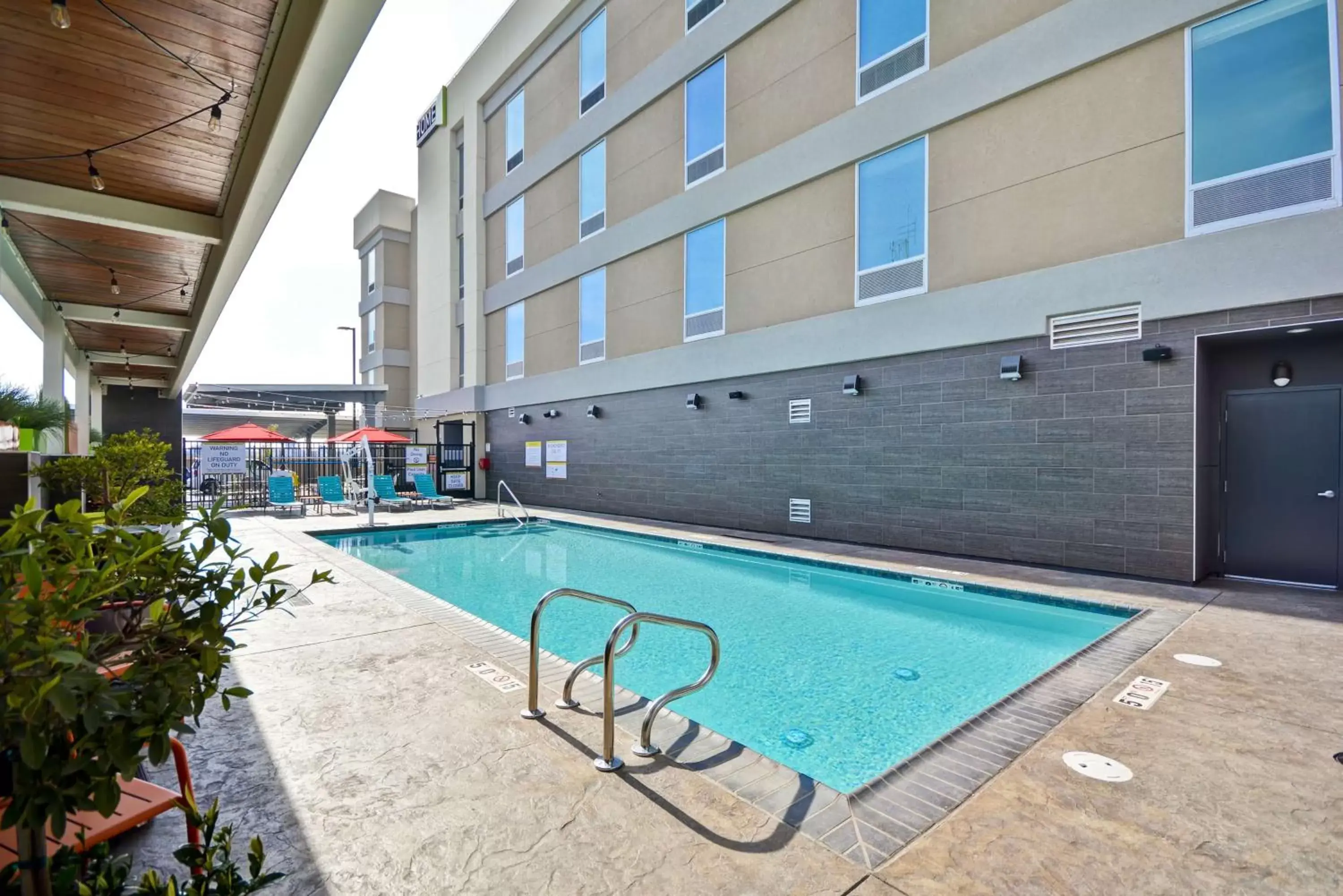 Swimming Pool in Home2 Suites By Hilton Hanford Lemoore