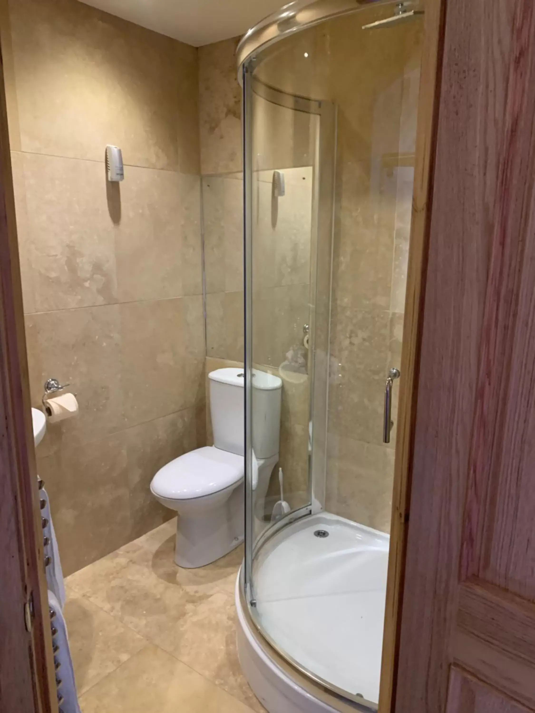 Shower, Bathroom in The Weavers Shed