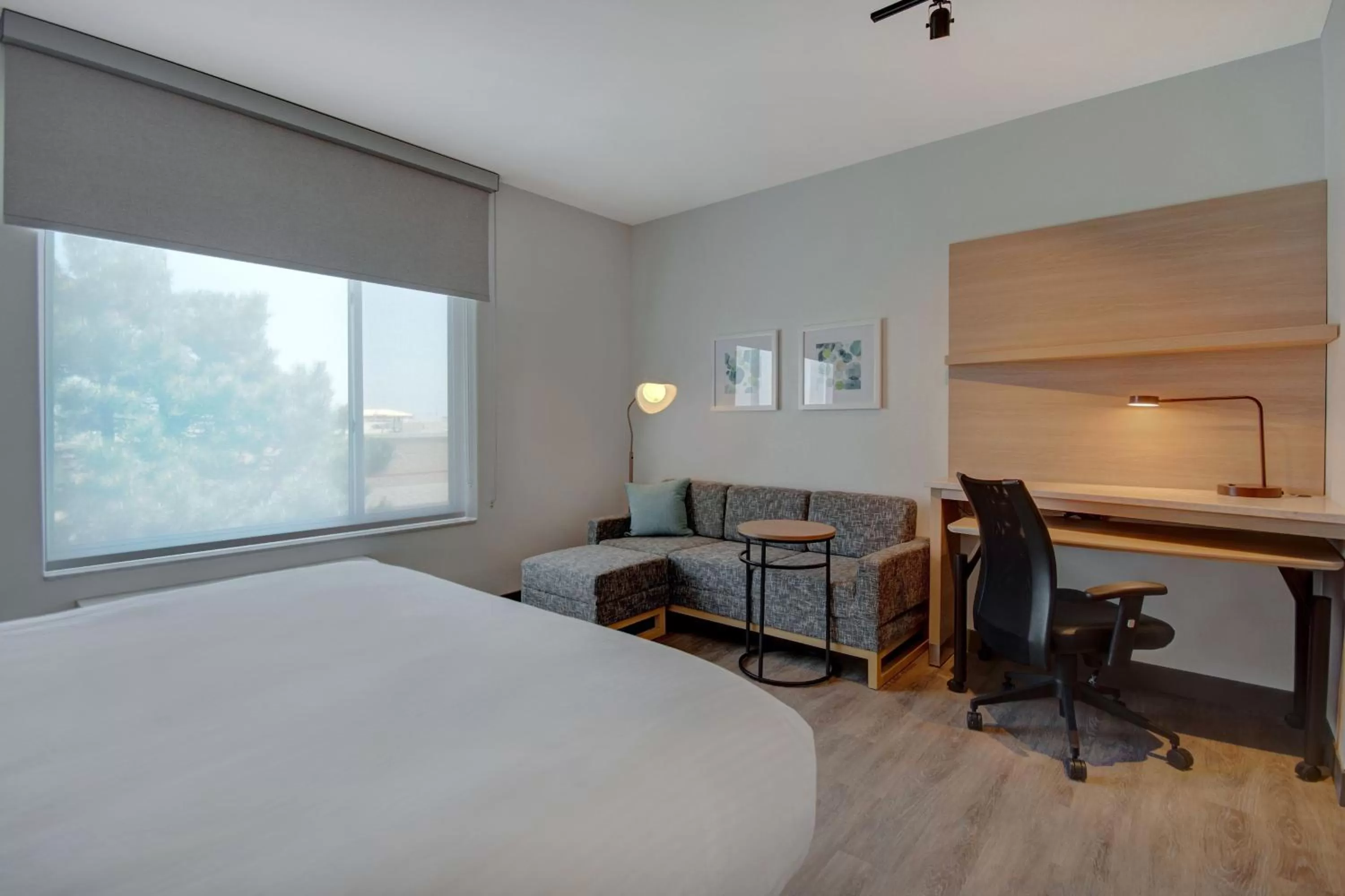 Photo of the whole room, Bed in TownePlace Suites by Marriott Cincinnati Airport South