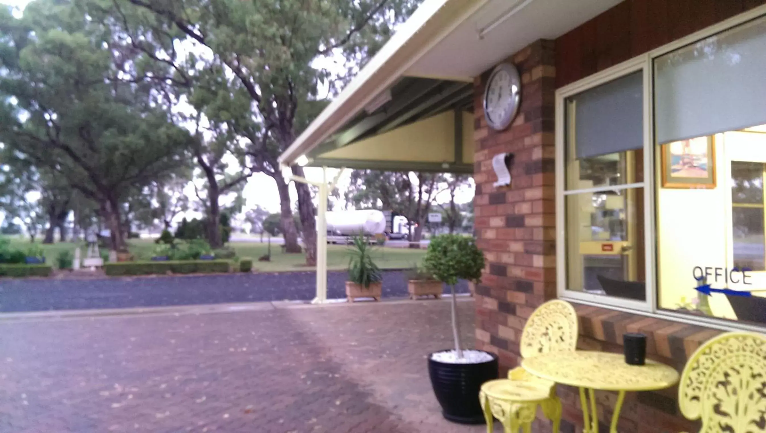 Seating area in Cooee Motel