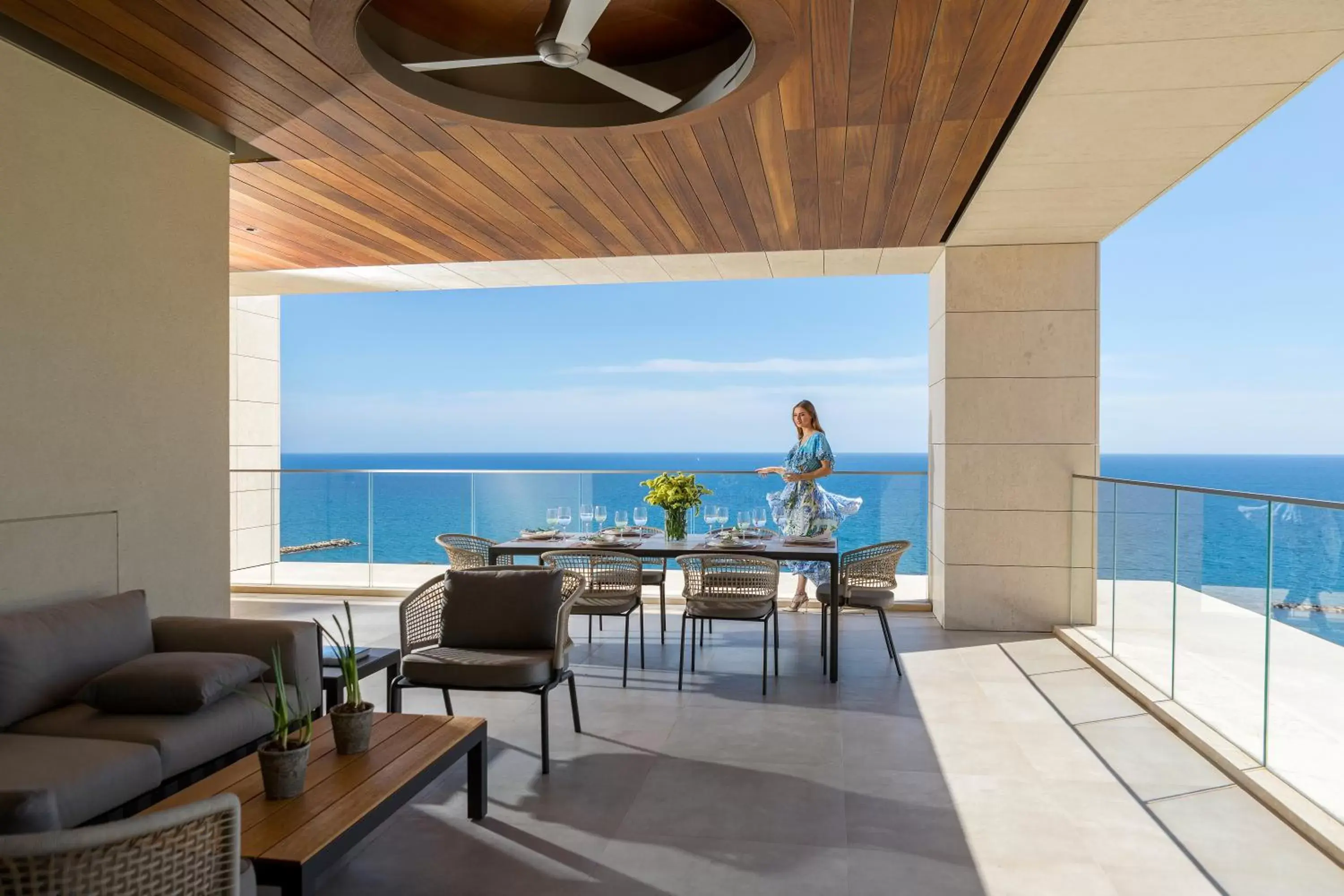 Balcony/Terrace, Sea View in Four Seasons Hotel