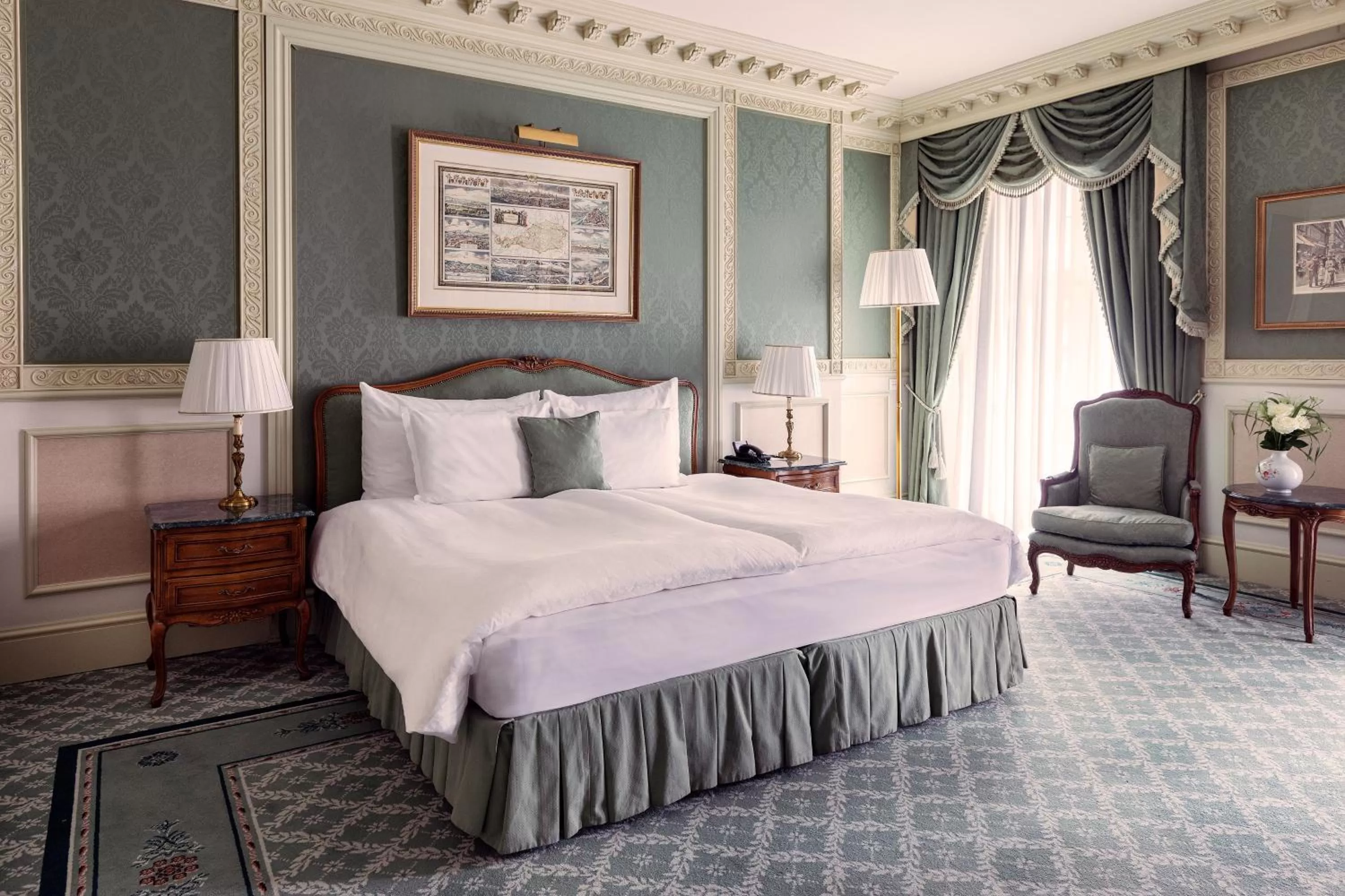 Photo of the whole room, Bed in Grand Hotel Wien