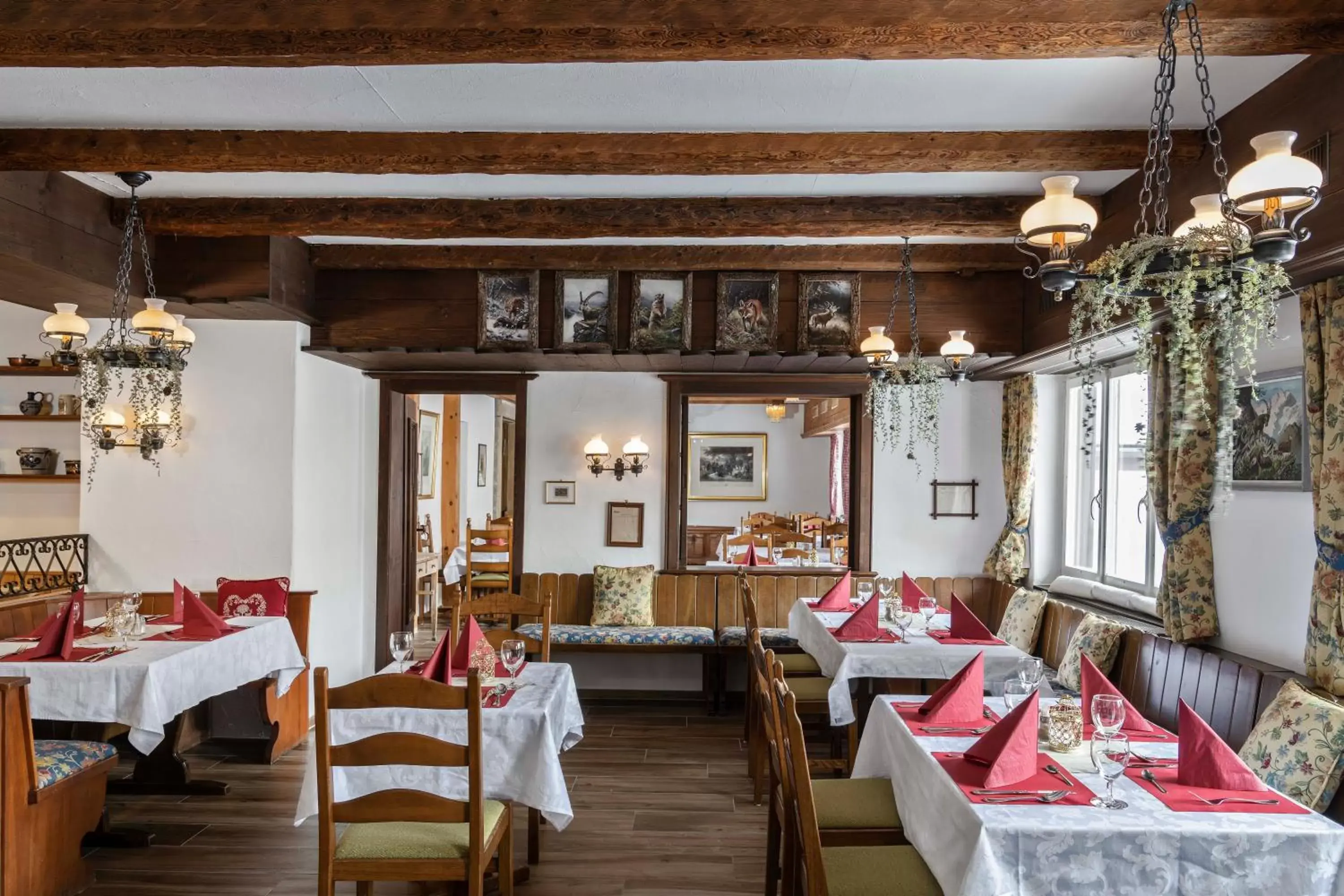 Restaurant/Places to Eat in Hotel Bad Serneus