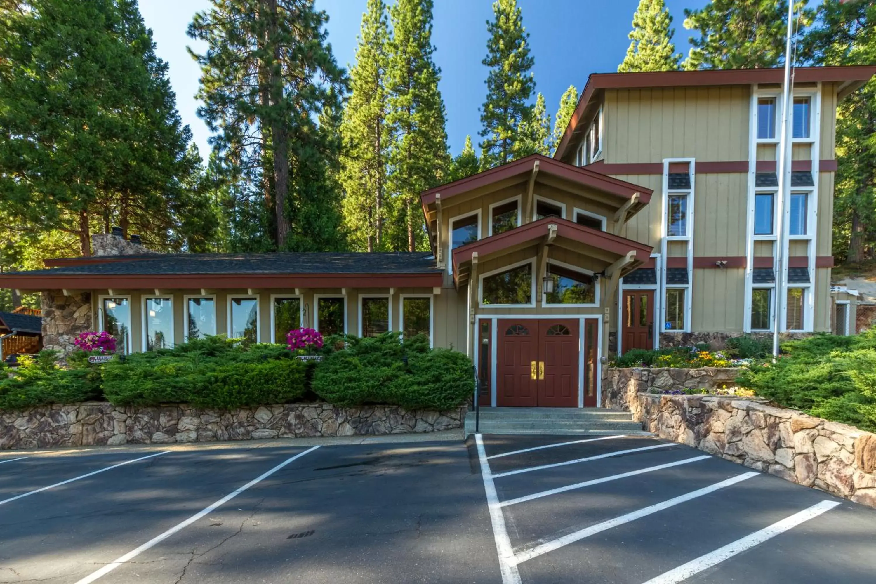 Facade/entrance, Property Building in Mountain Retreat Resort, a VRI resort