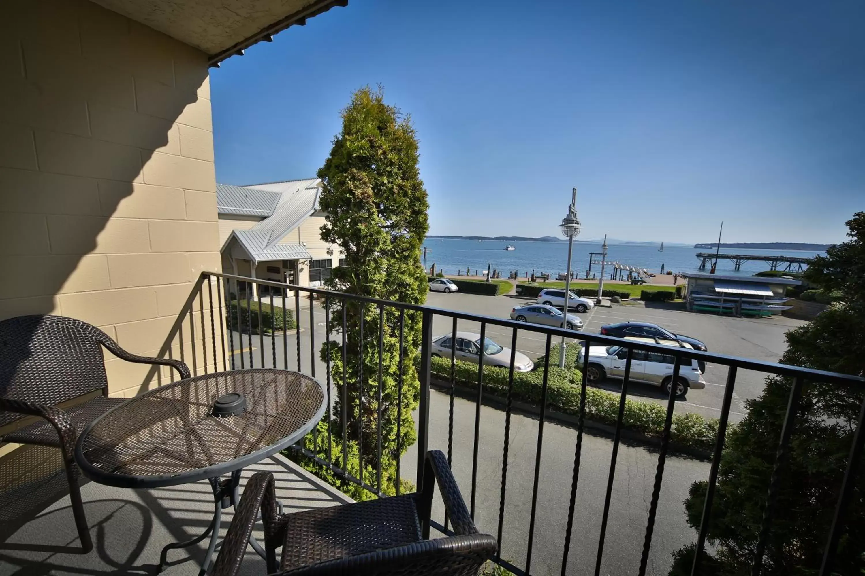 Patio in Sidney Waterfront Inn