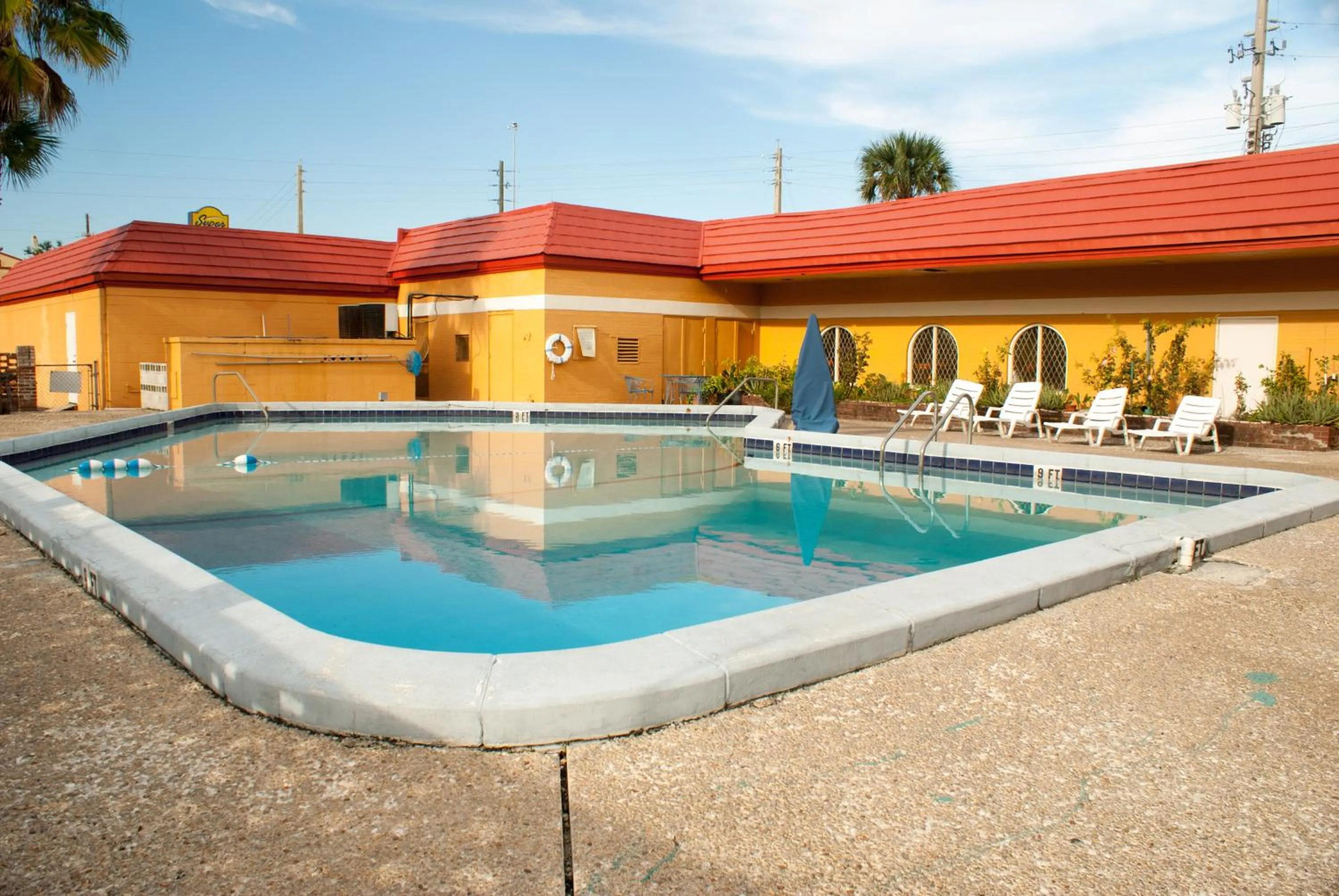 Day in Scottish Inn Downtown Jacksonville