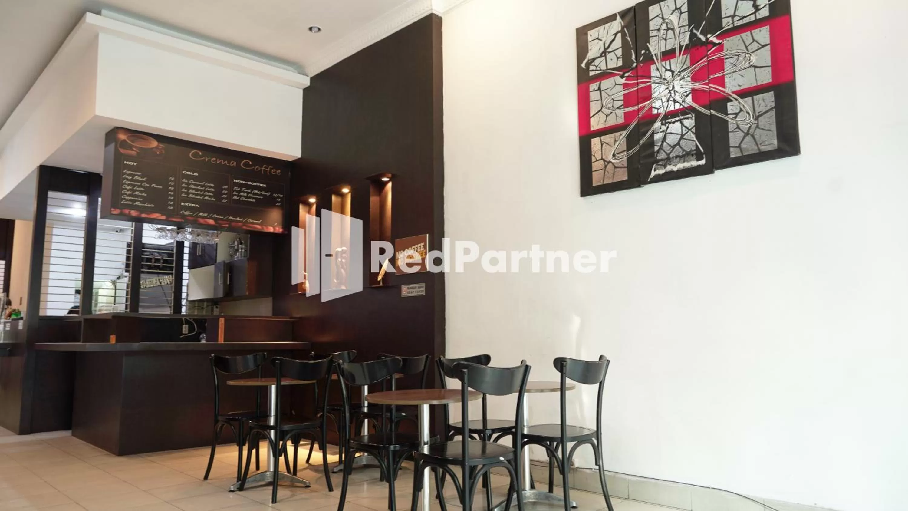 Restaurant/places to eat in Wisma Sederhana Medan Mitra RedDoorz