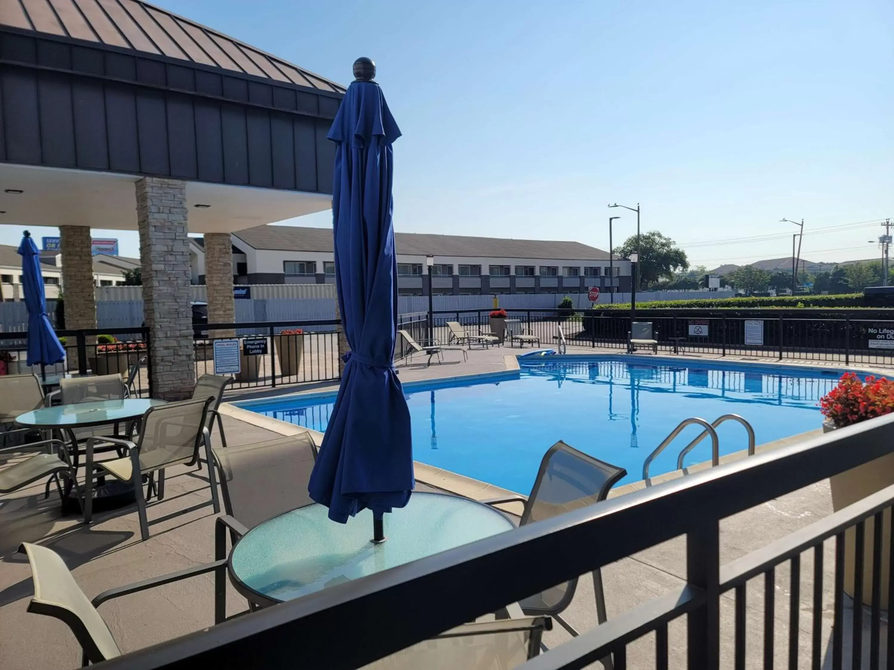 Pool view, Swimming Pool in Best Western Center Inn