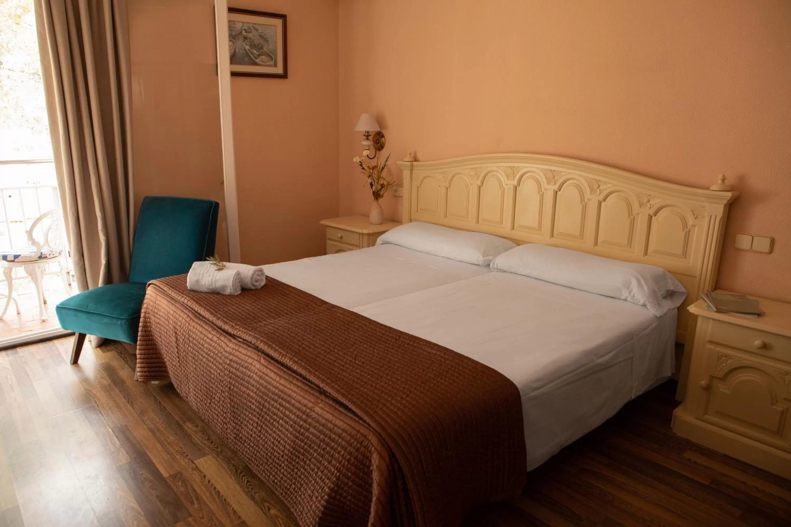 Bedroom, Bed in Hotel Roger de Flor by Seleqtta