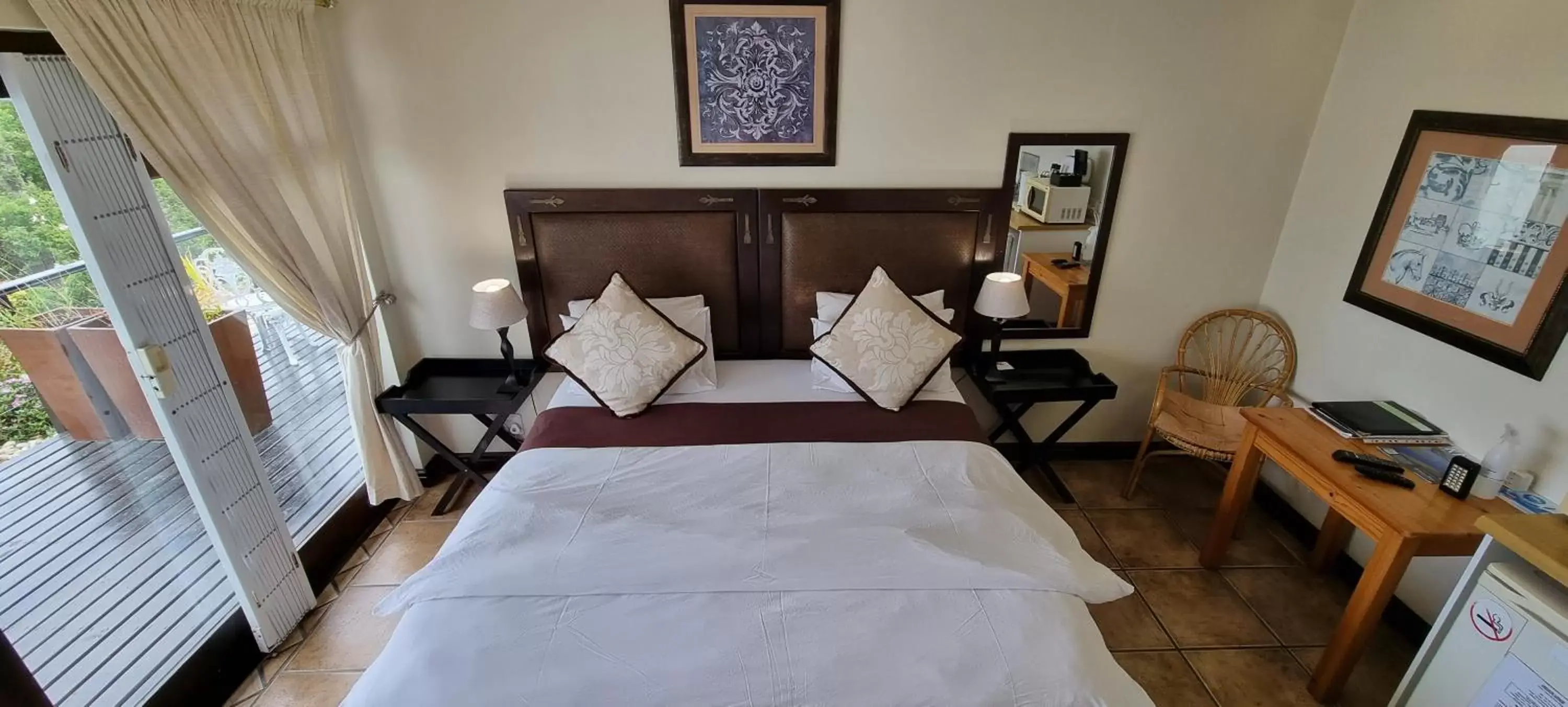 Bed in Lagoon Lodge
