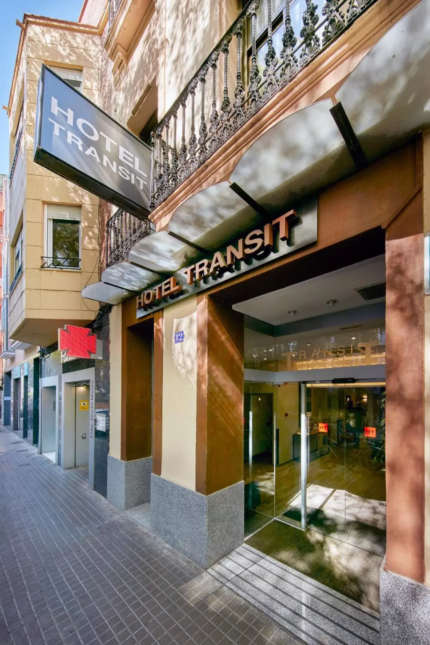 Facade/entrance in Hotel Transit