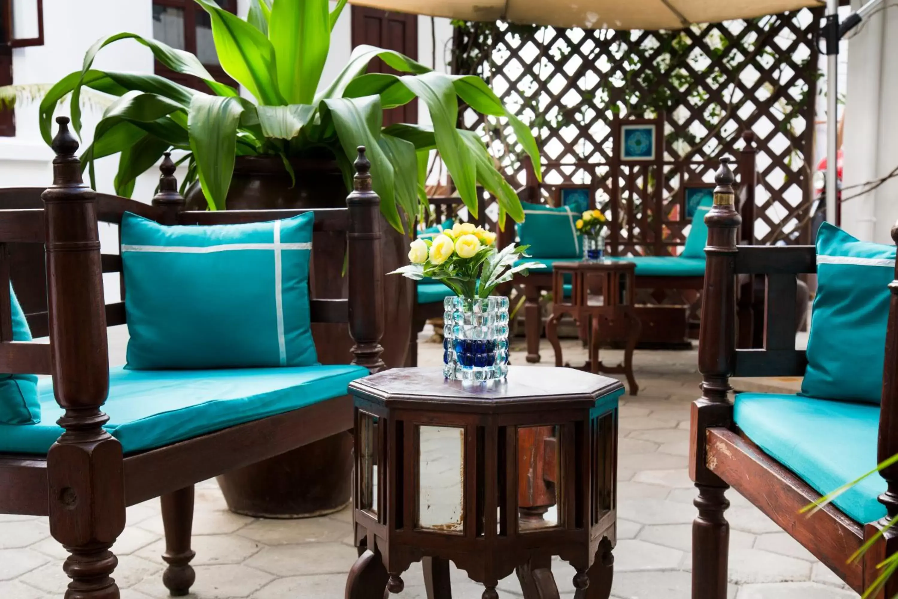 Lounge or bar, Seating Area in Maru Maru Hotel