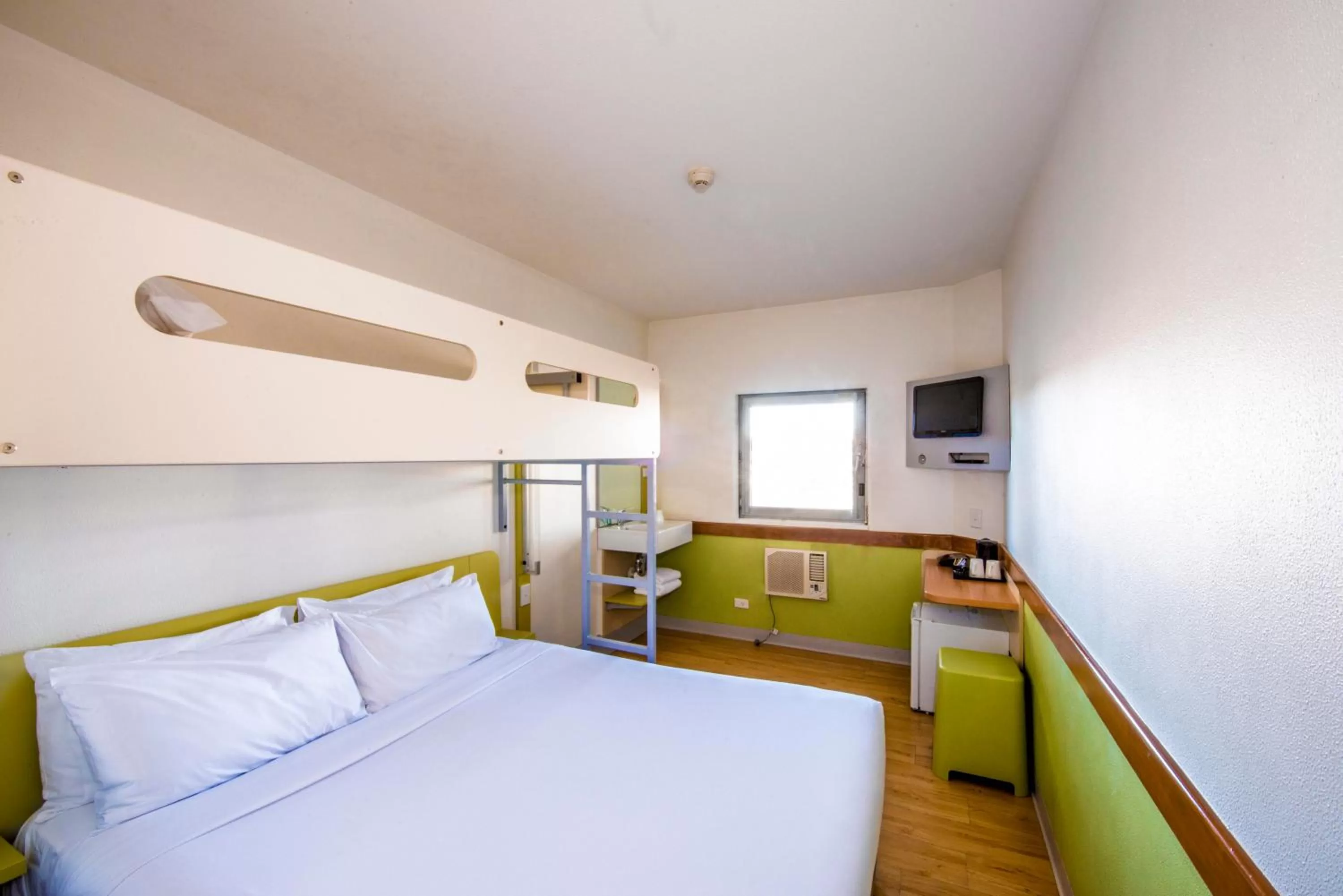Day, Bed in ibis Budget - Campbelltown