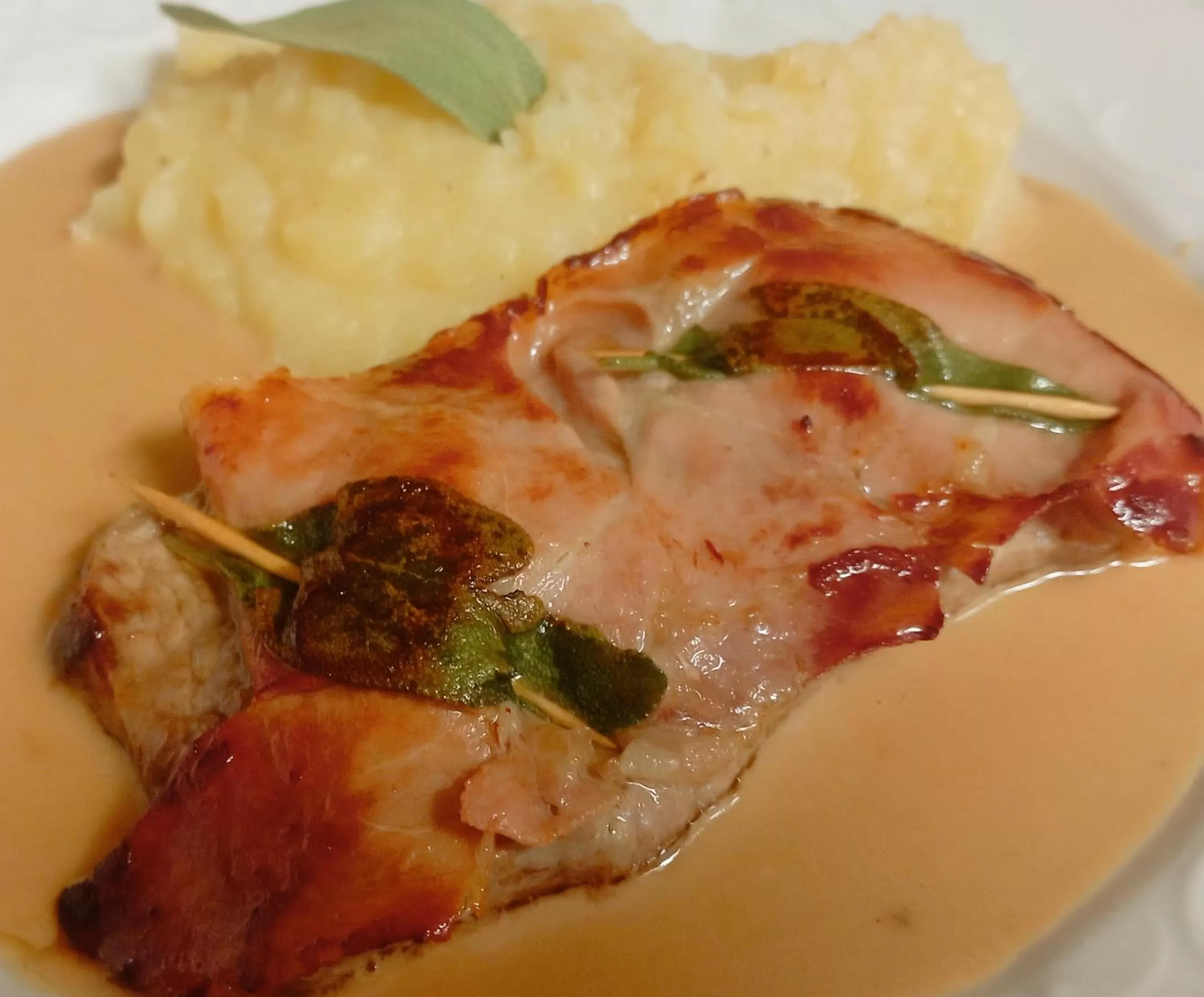 Restaurant/places to eat, Food in Hotel-Restaurant-Krone