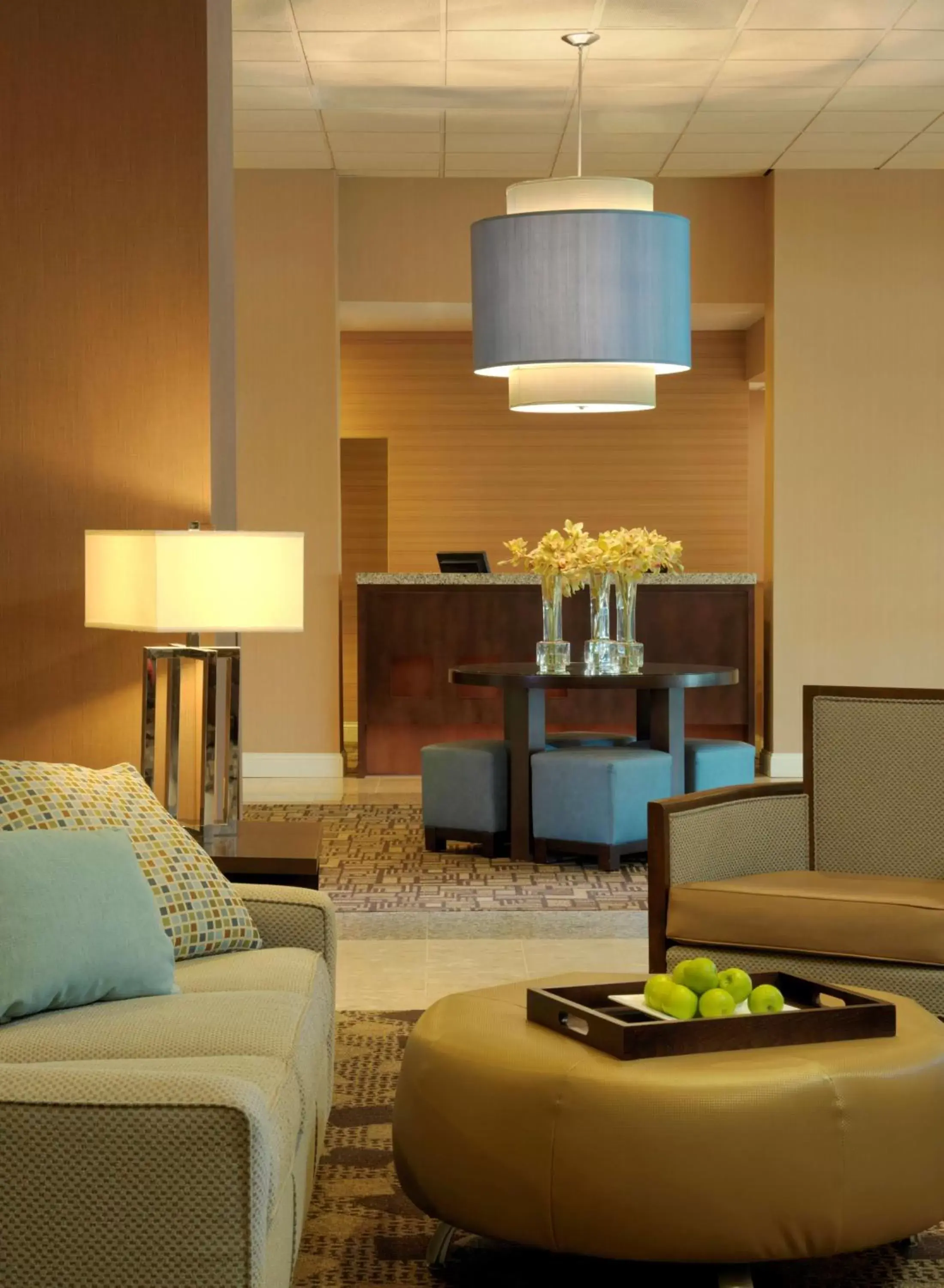 Lobby or reception, Seating Area in DoubleTree by Hilton St. Louis at Westport