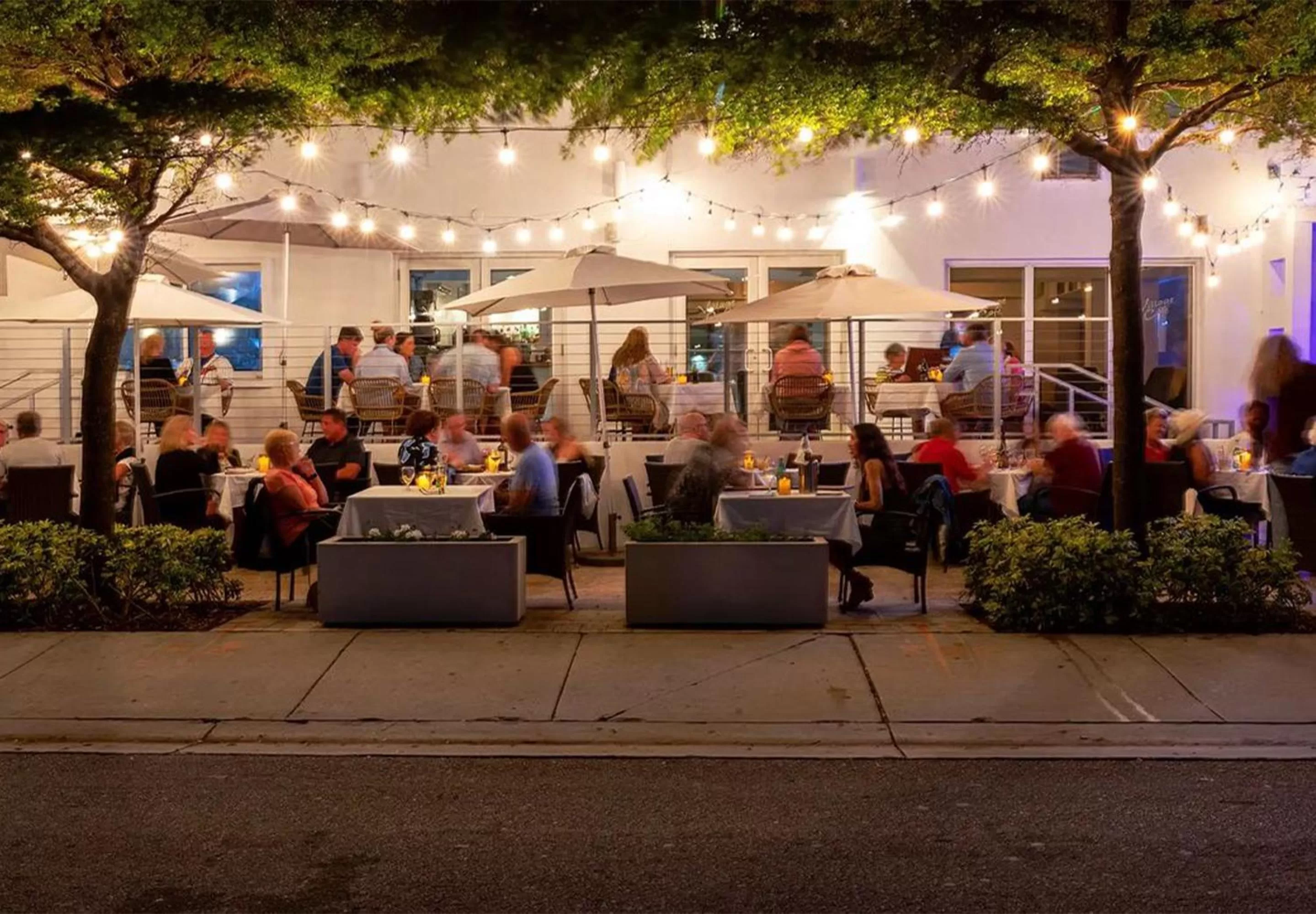 Restaurant/places to eat in North Beach Hotel