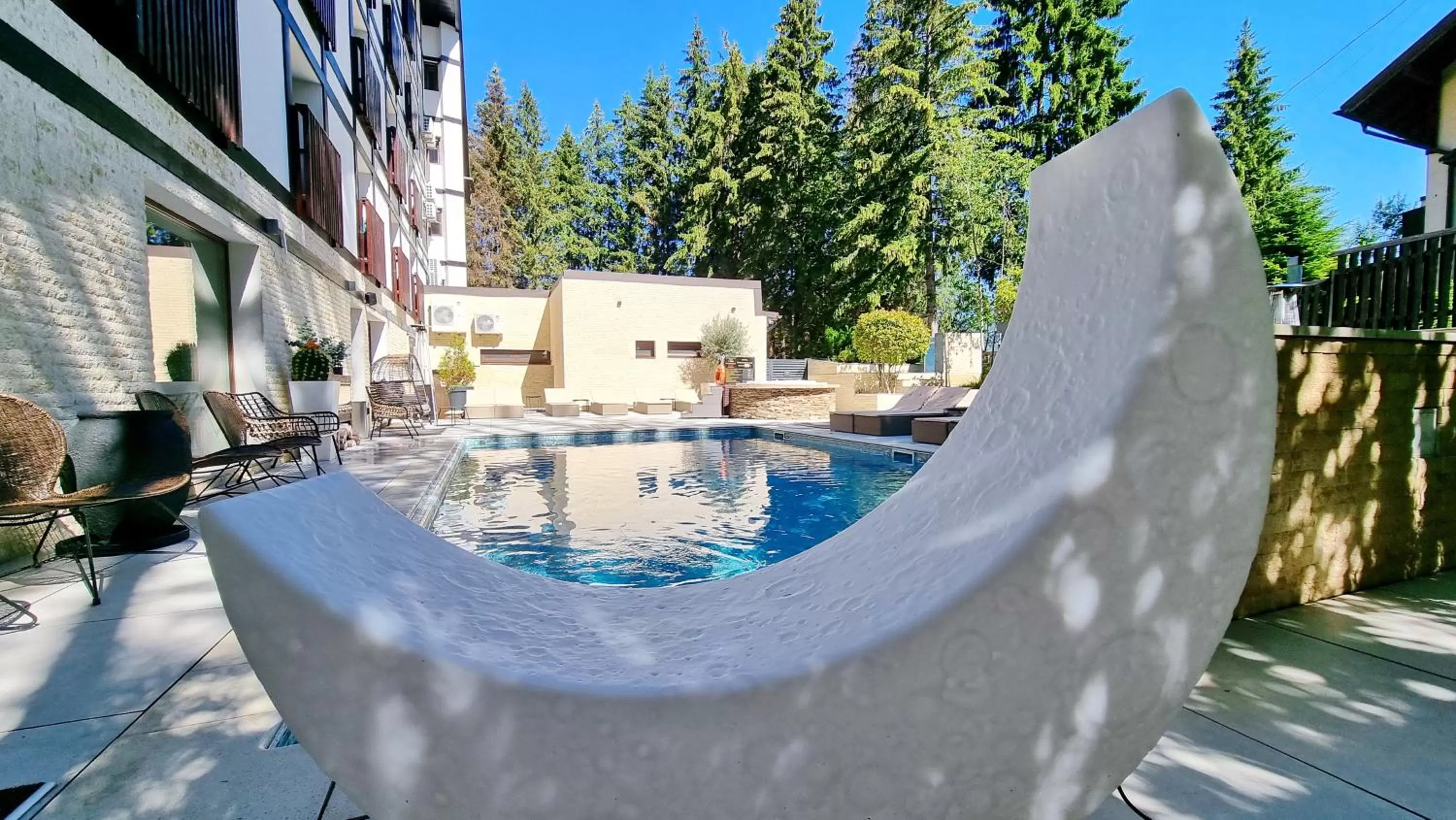 Swimming pool in Elexus Predeal