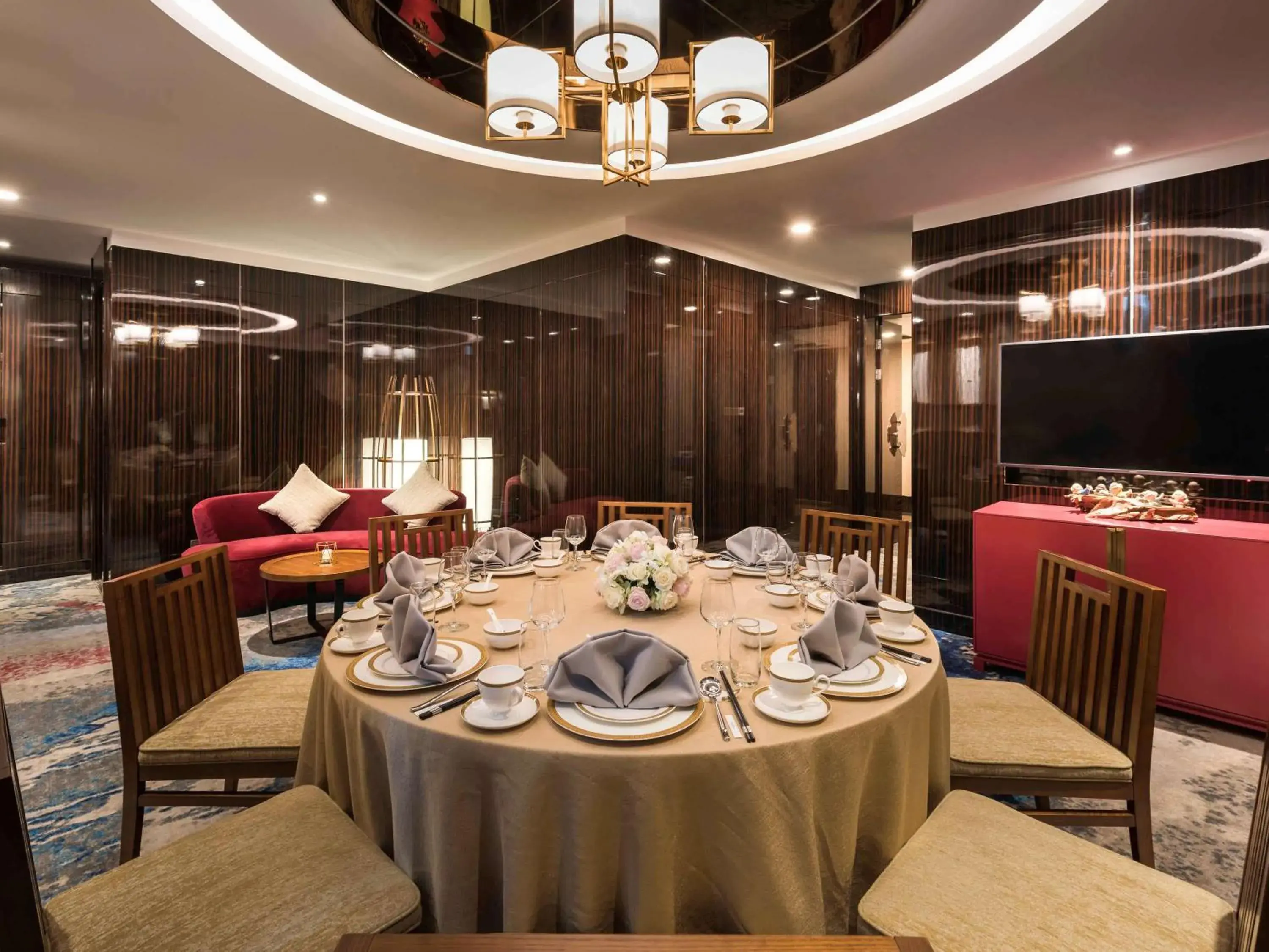 Restaurant/Places to Eat in Novotel Shanghai Hongqiao