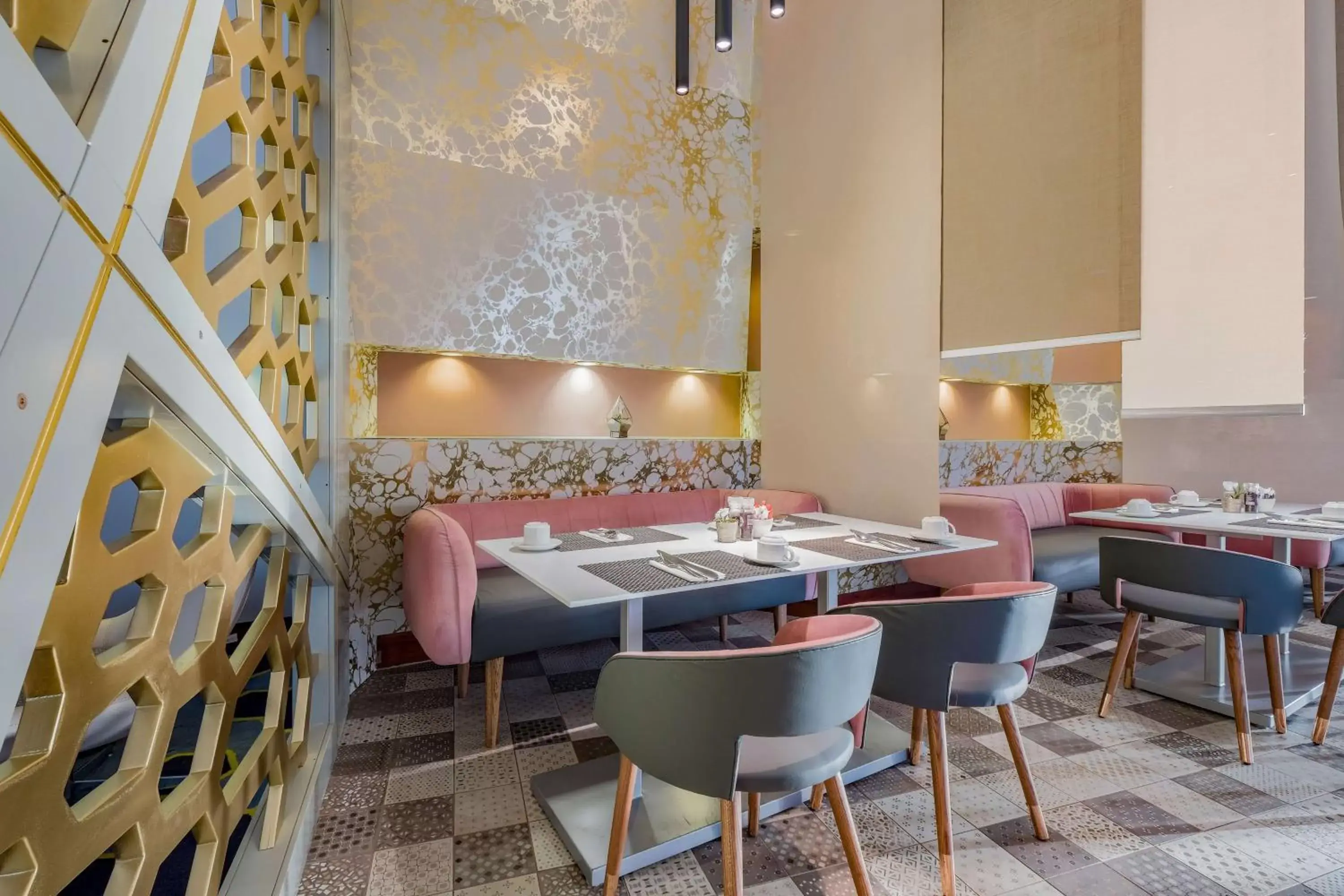 Restaurant/places to eat in Radisson Blu Gautrain Hotel, Sandton Johannesburg Restaurant/places to eat in Radisson Blu Gautrain Hotel, Sandton Johannesburg