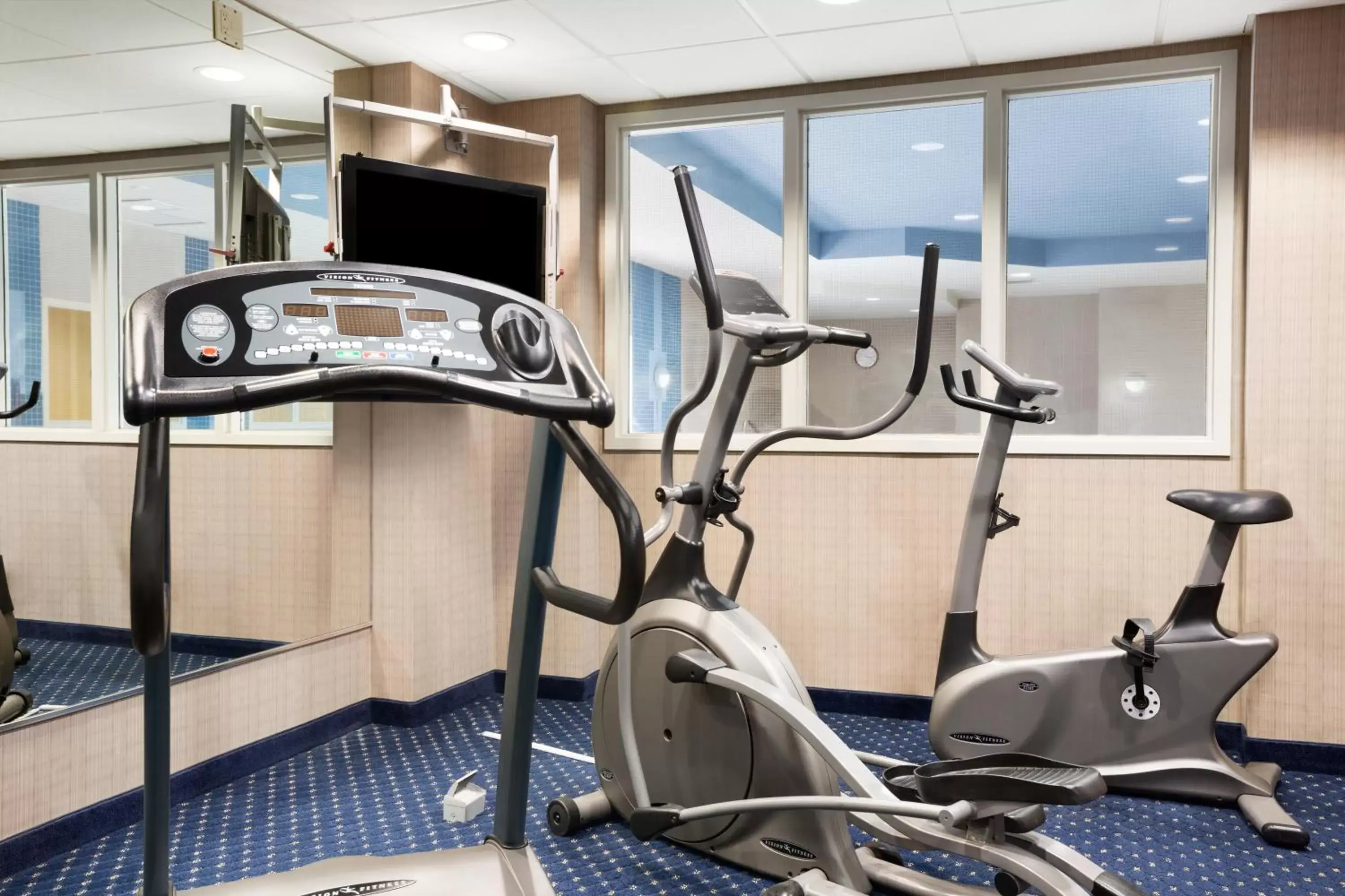 Fitness centre/facilities, Fitness Center/Facilities in Days Inn & Suites by Wyndham Collingwood