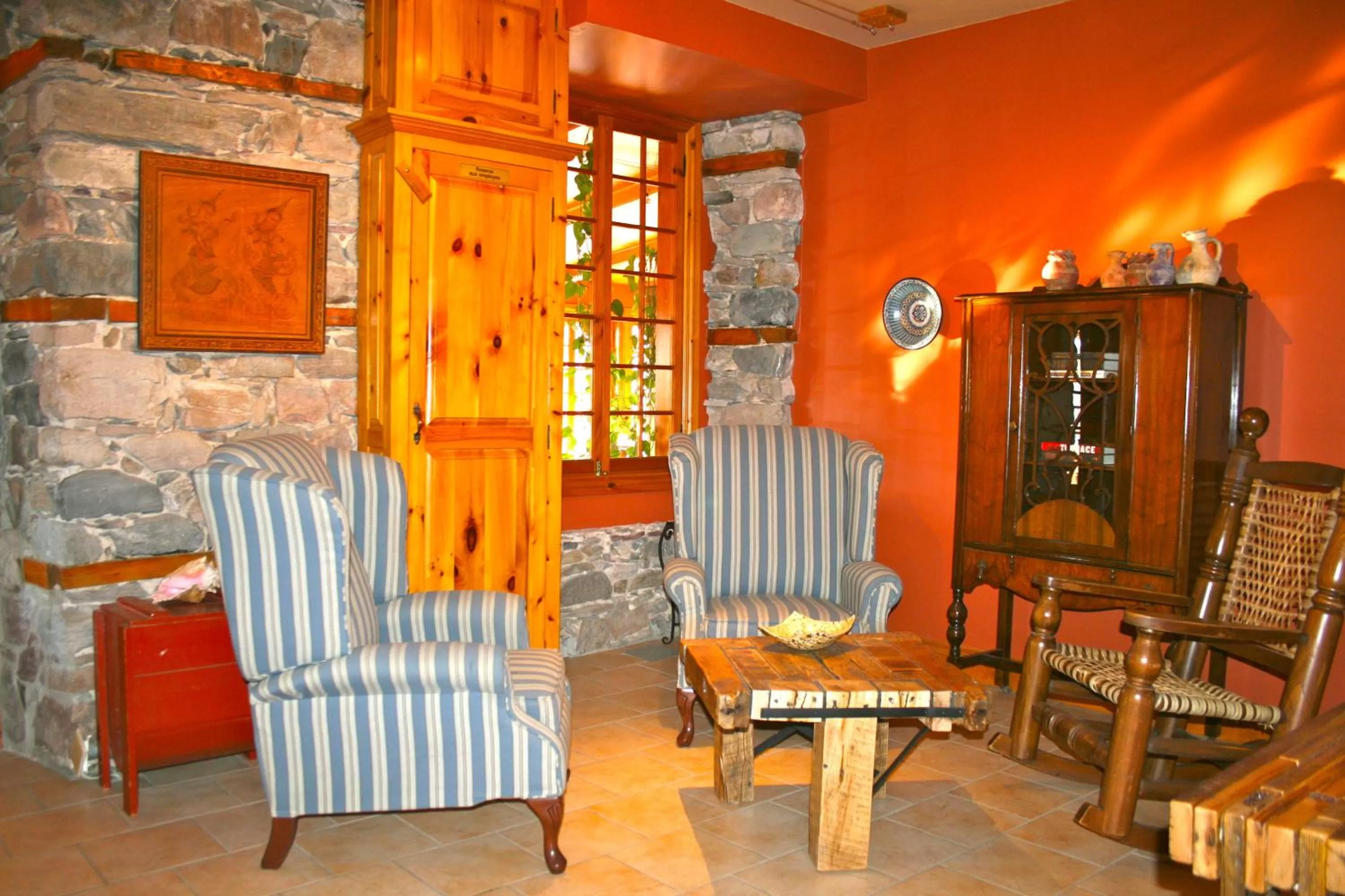 Seating area in Manoir Ramezay