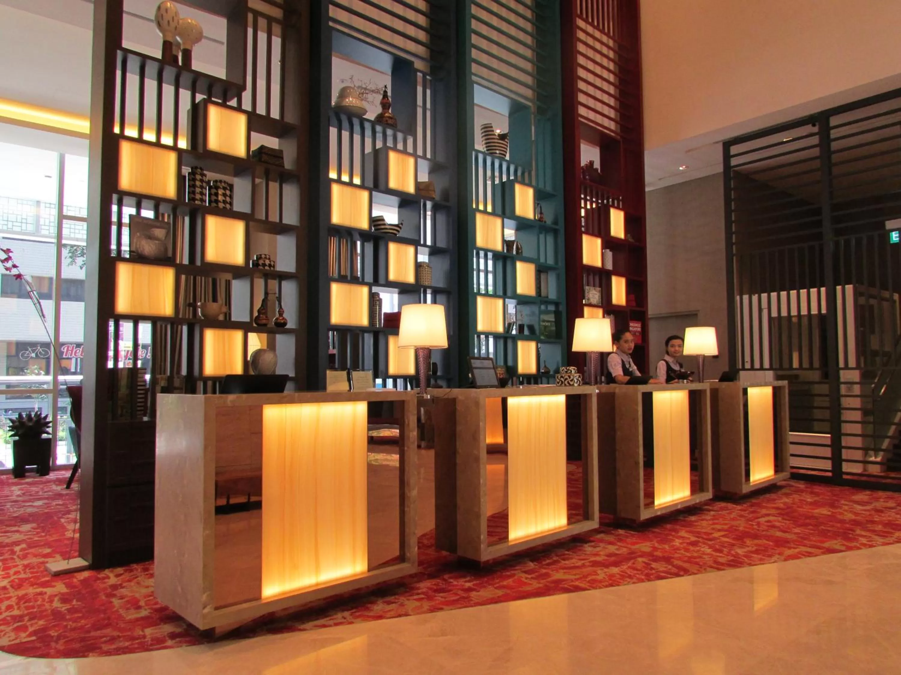 Lobby or reception in Mercure Singapore Bugis