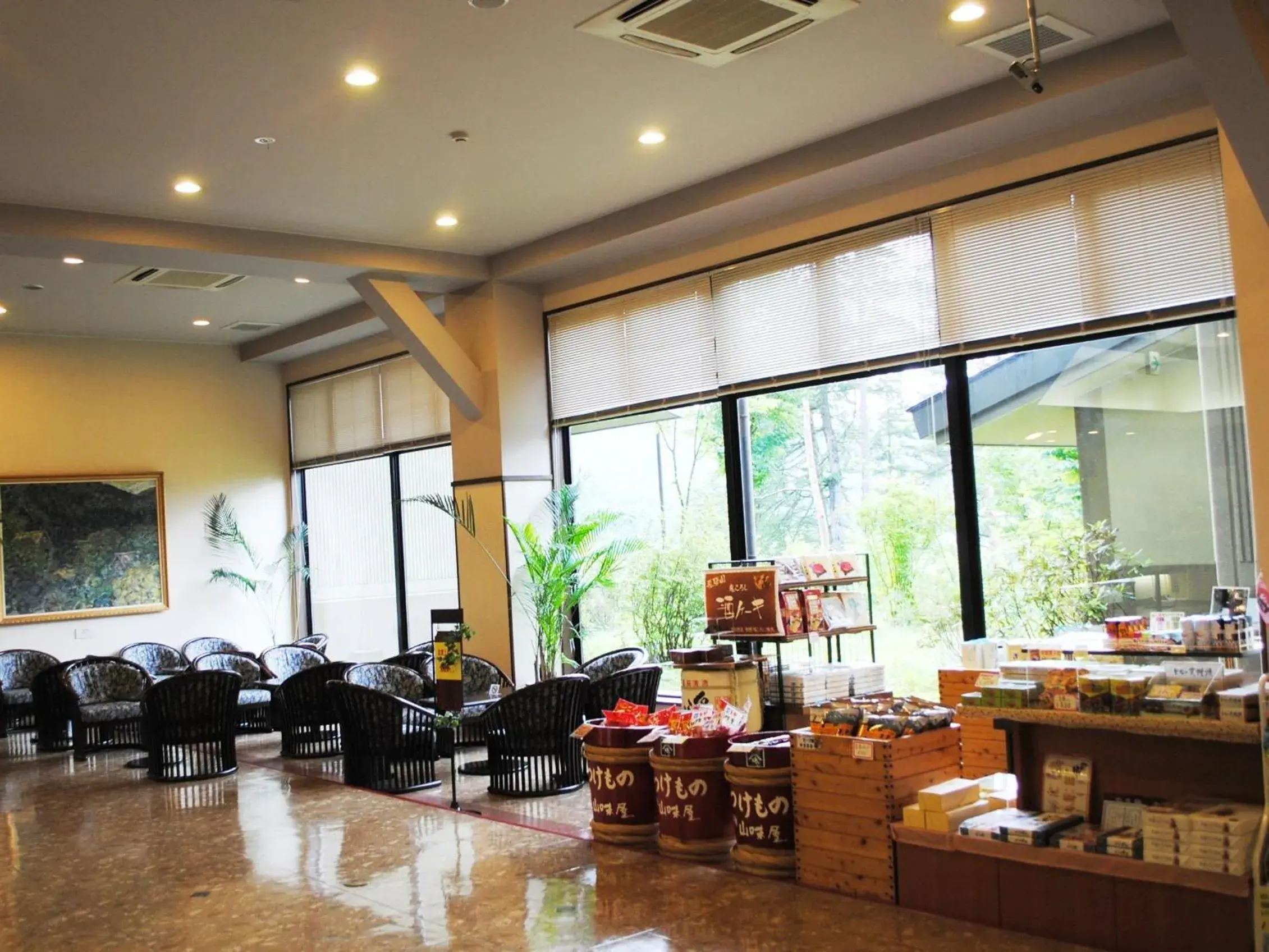 On-site shops, Restaurant/Places to Eat in Route Inn Grantia Hidatakayama