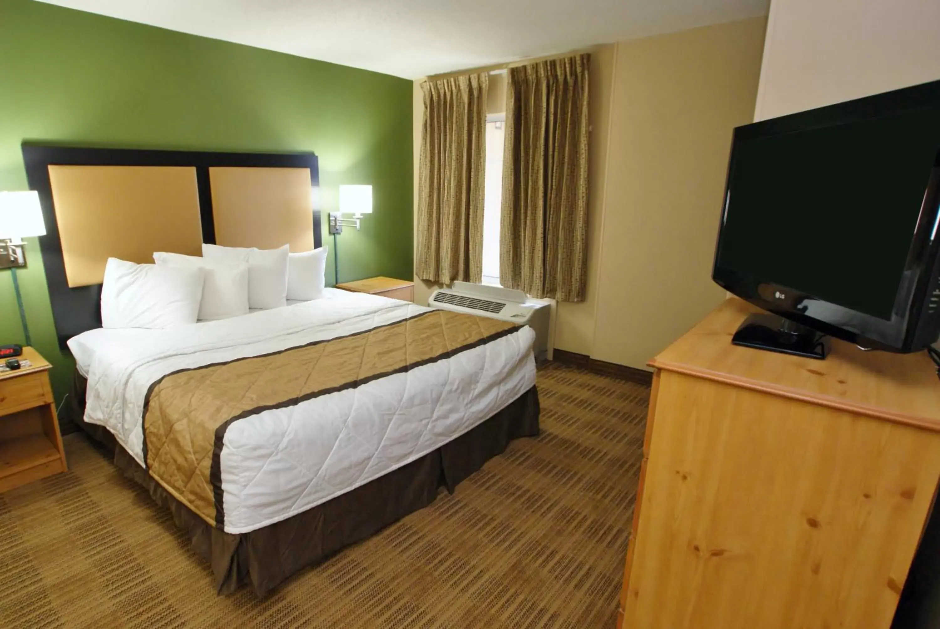 Bed in Extended Stay America Suites - Denver - Tech Center South - Inverness