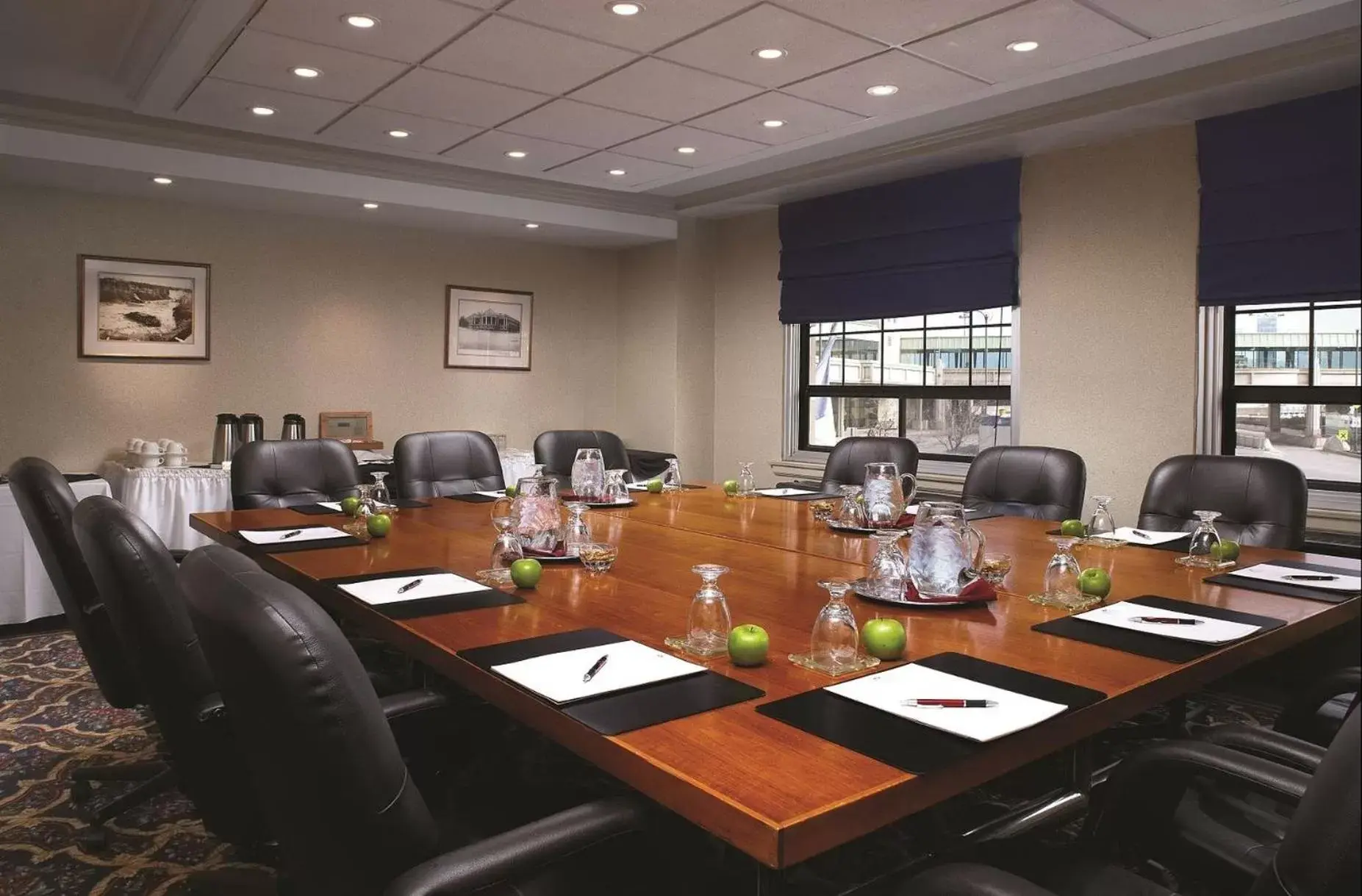 Meeting/conference room in Crowne Plaza Hotel-Niagara Falls/Falls View, an IHG Hotel