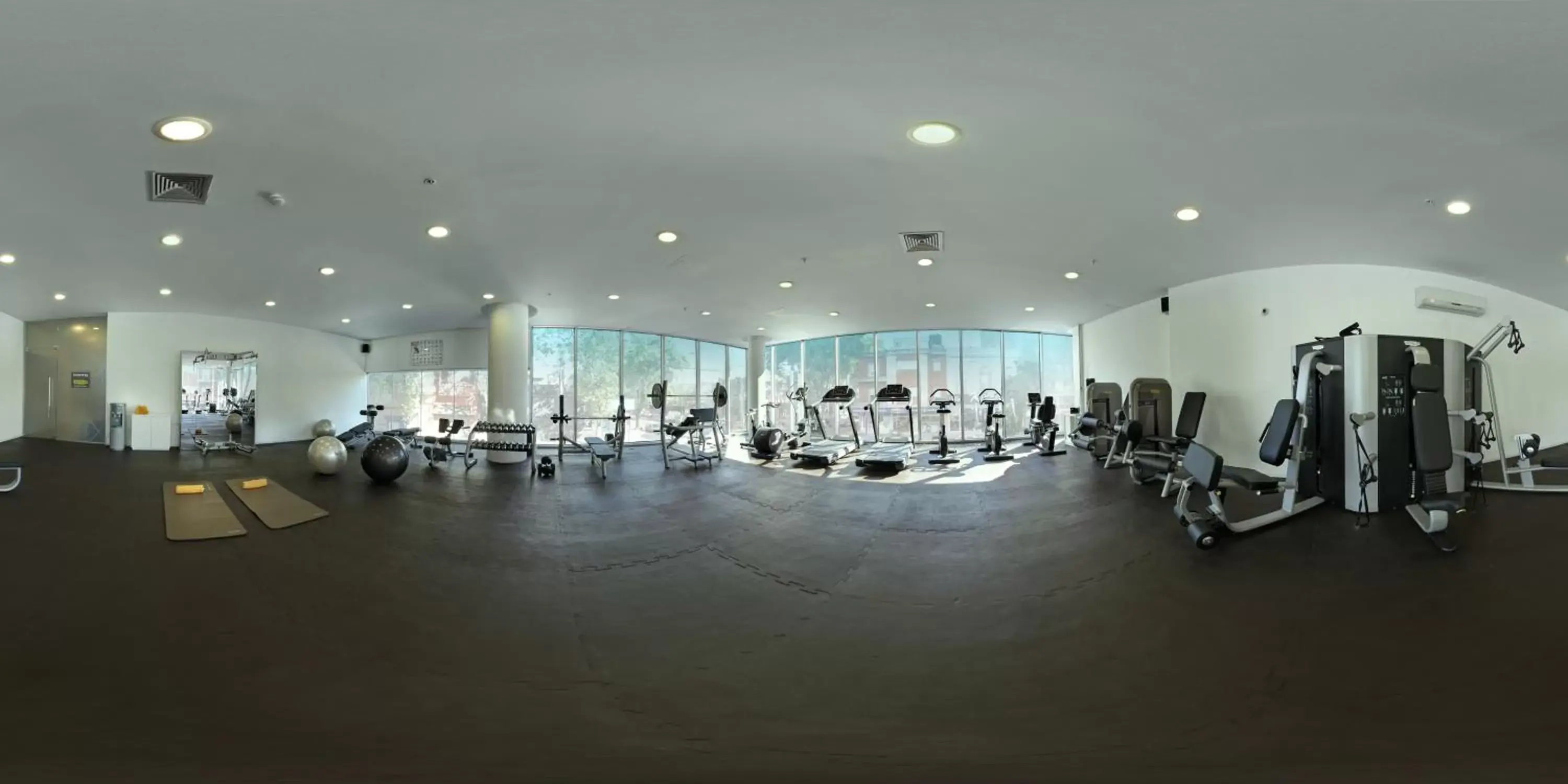 Day, Fitness Center/Facilities in Dazzler by Wyndham Montevideo