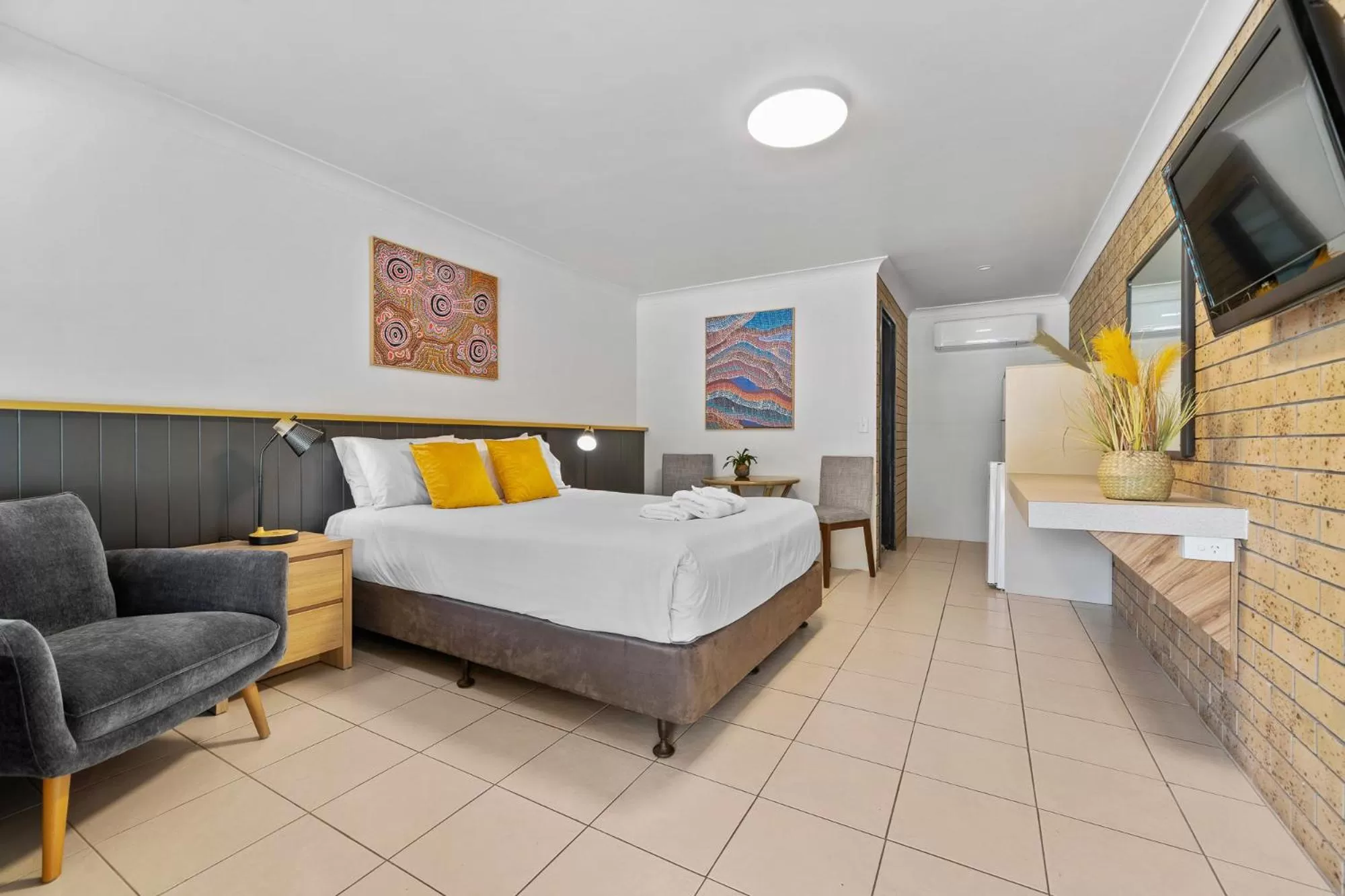 Photo of the whole room, Bed in Esk Caravan Park & Rail Trail Motel