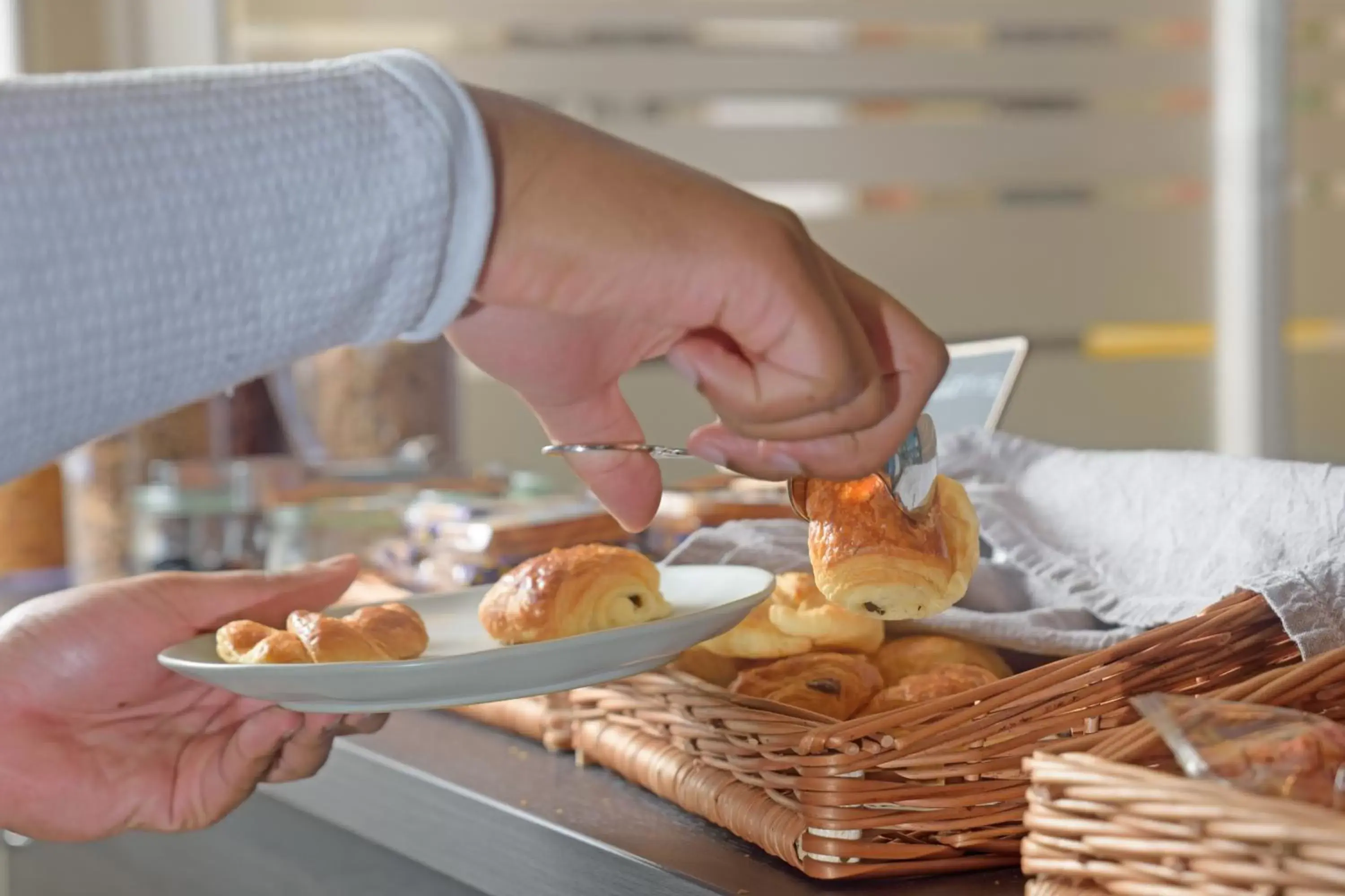 Buffet breakfast in Hotel de Champagne