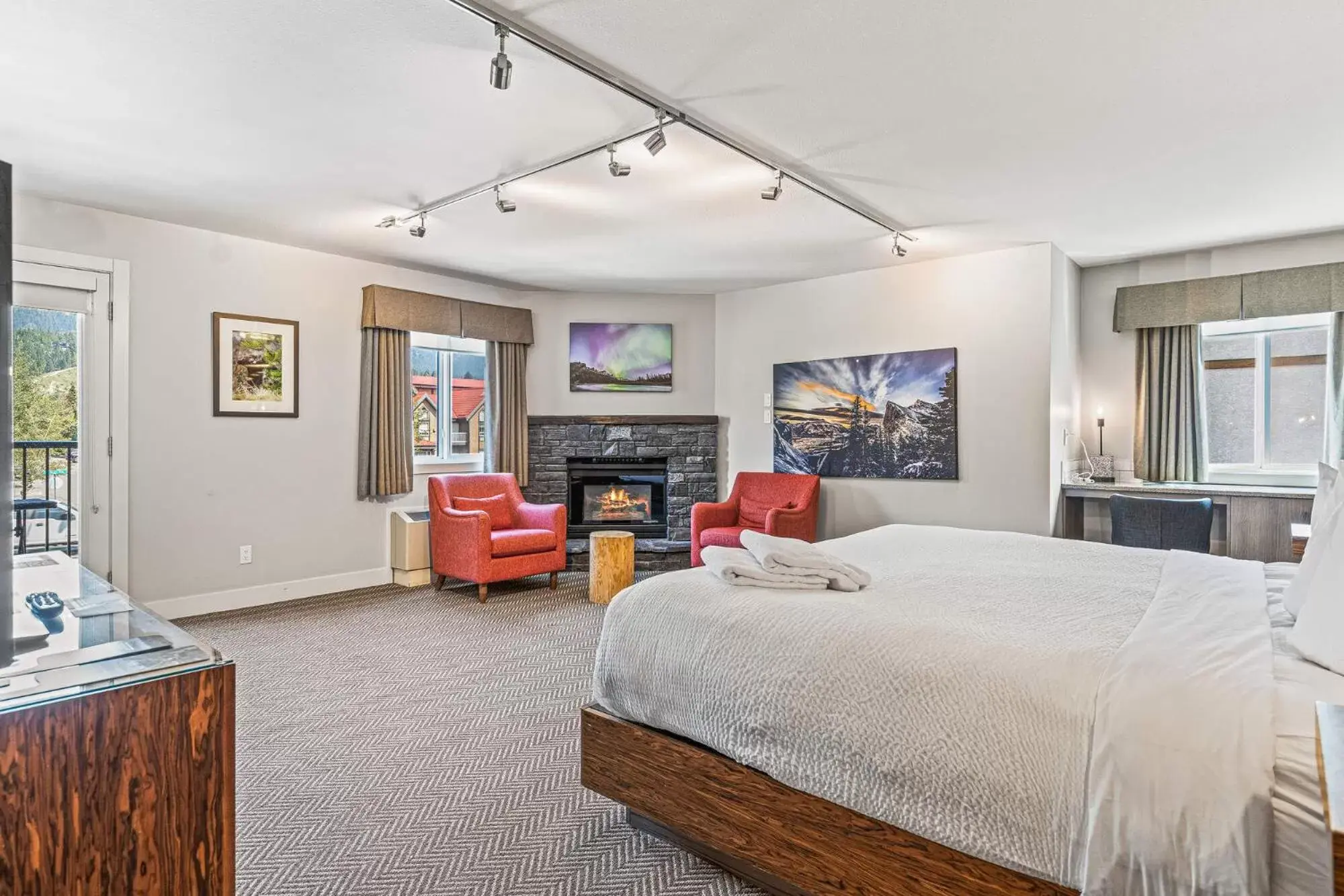 Bedroom in Basecamp Lodge Canmore