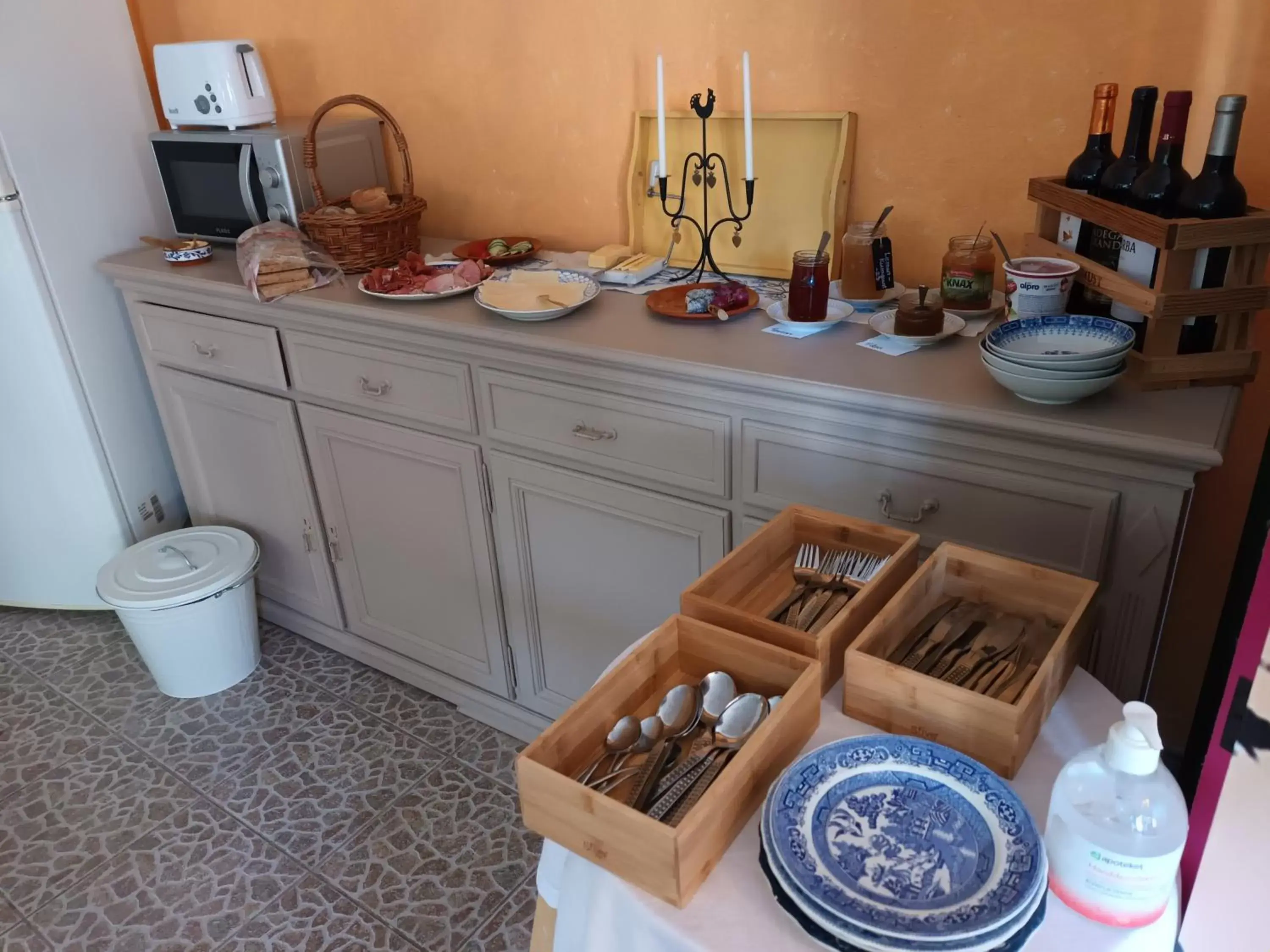 Food and drinks, Kitchen/Kitchenette in B&B Quinta da Romãzeira