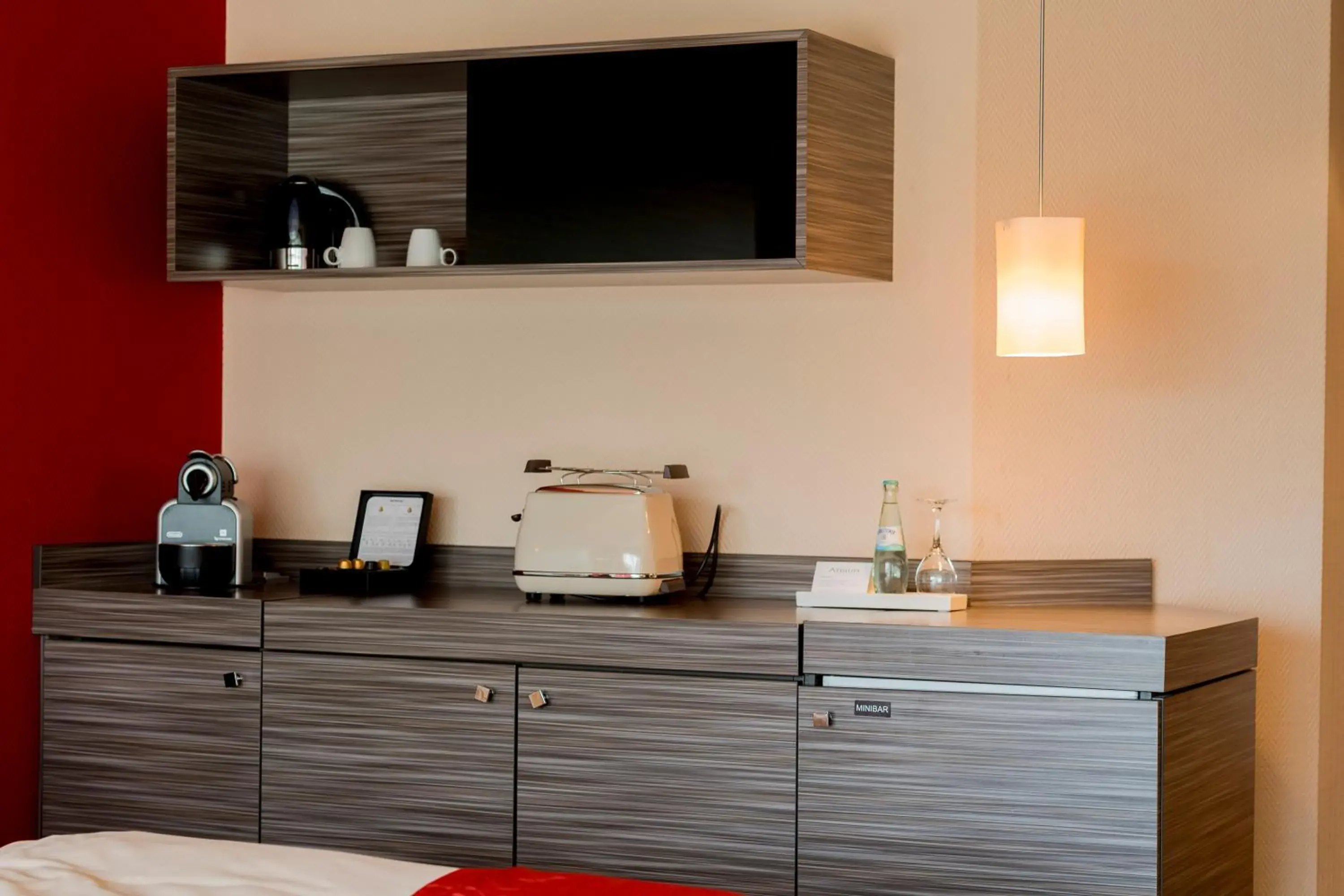 Coffee/tea facilities, Kitchen/Kitchenette in Atrium Hotel Mainz