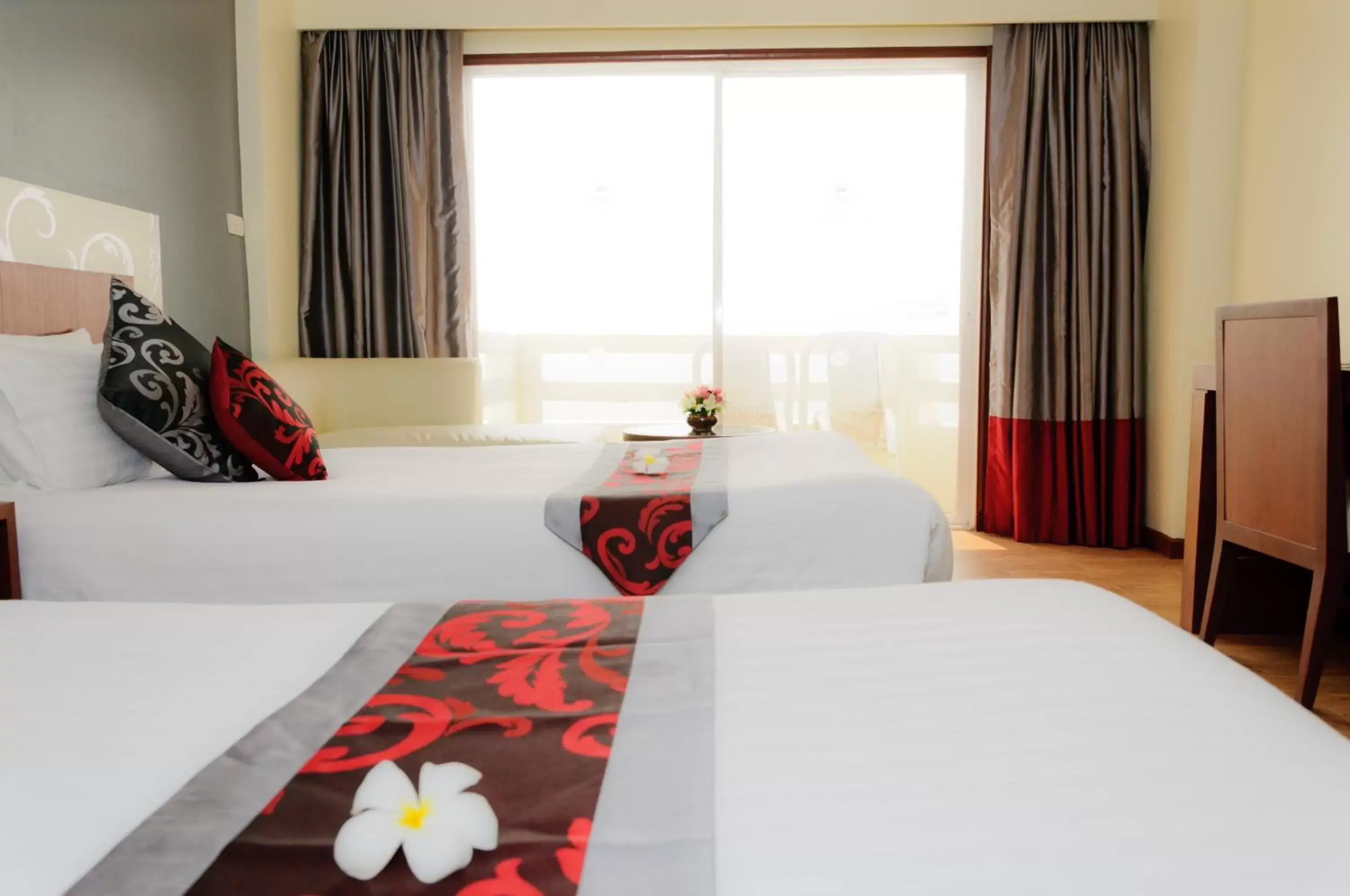 Deluxe Double or Twin Room with Sea View in Grand Jomtien Palace Hotel - SHA Extra Plus