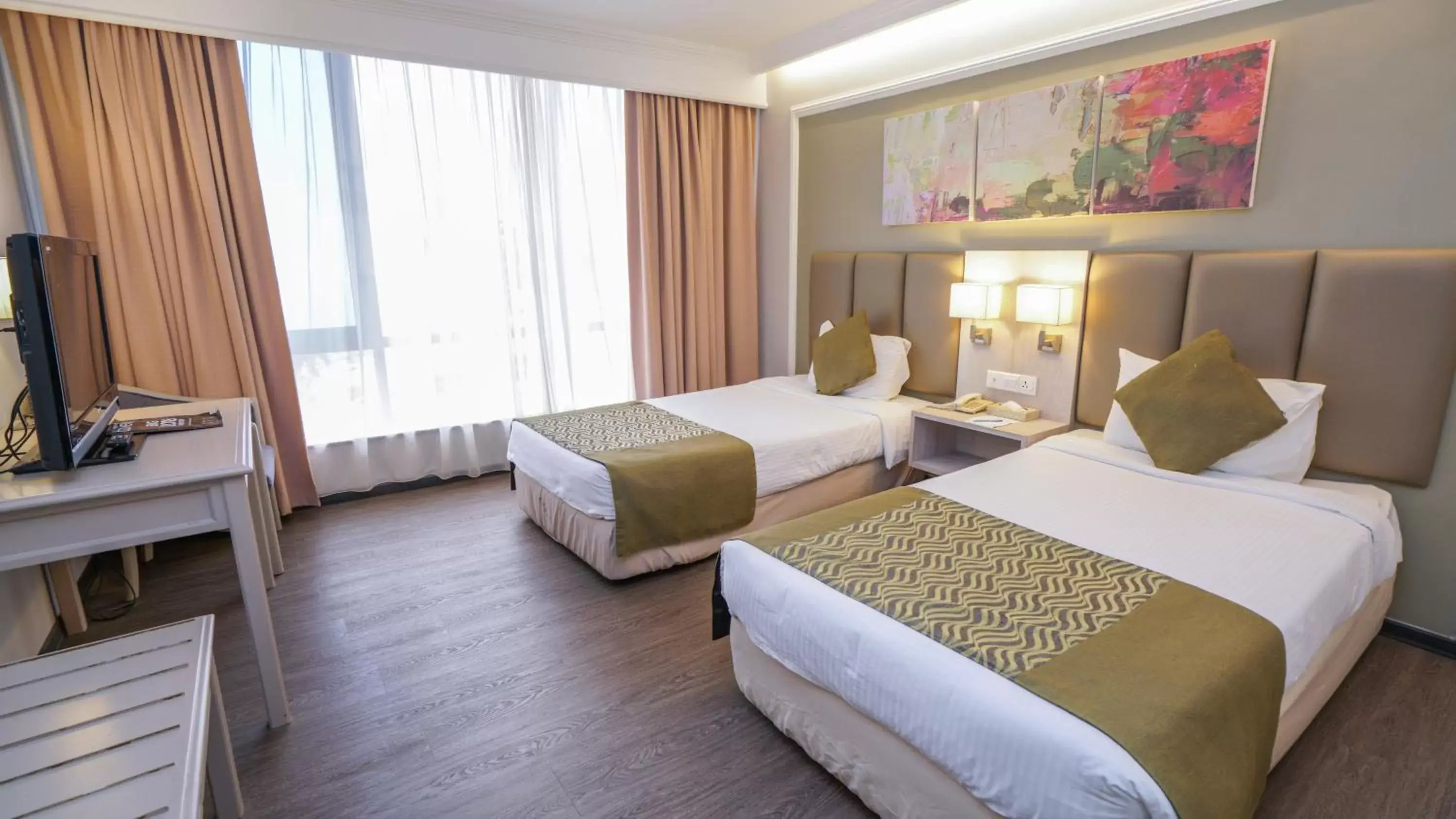 Bedroom, Bed in Kingwood Hotel Kuching