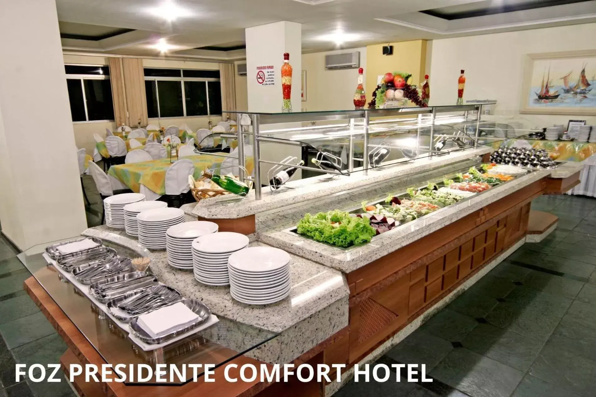 Restaurant/Places to Eat in Foz Presidente Comfort Hotel