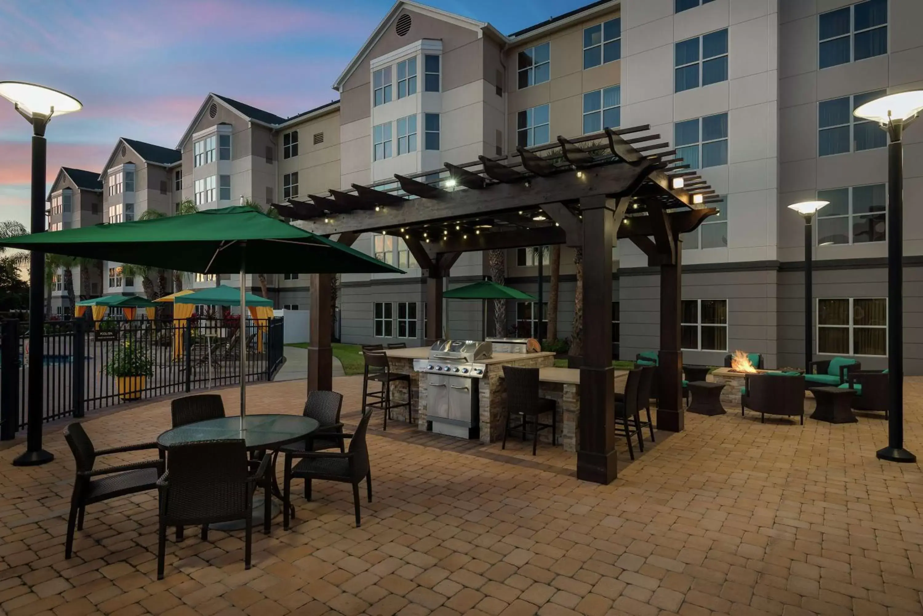 Patio, Restaurant/Places to Eat in Homewood Suites by Hilton Orlando-Nearest to Universal Studios