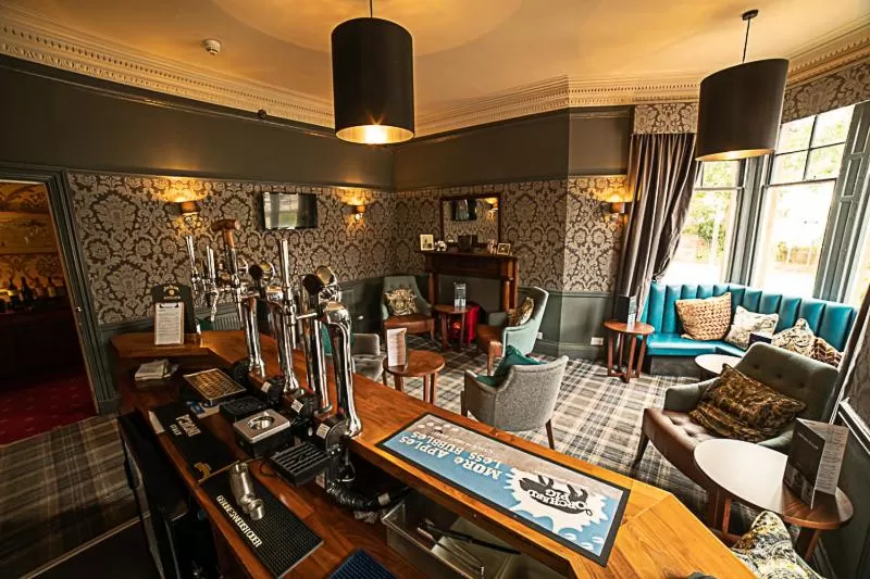 Restaurant/places to eat in Dunmuir Hotel