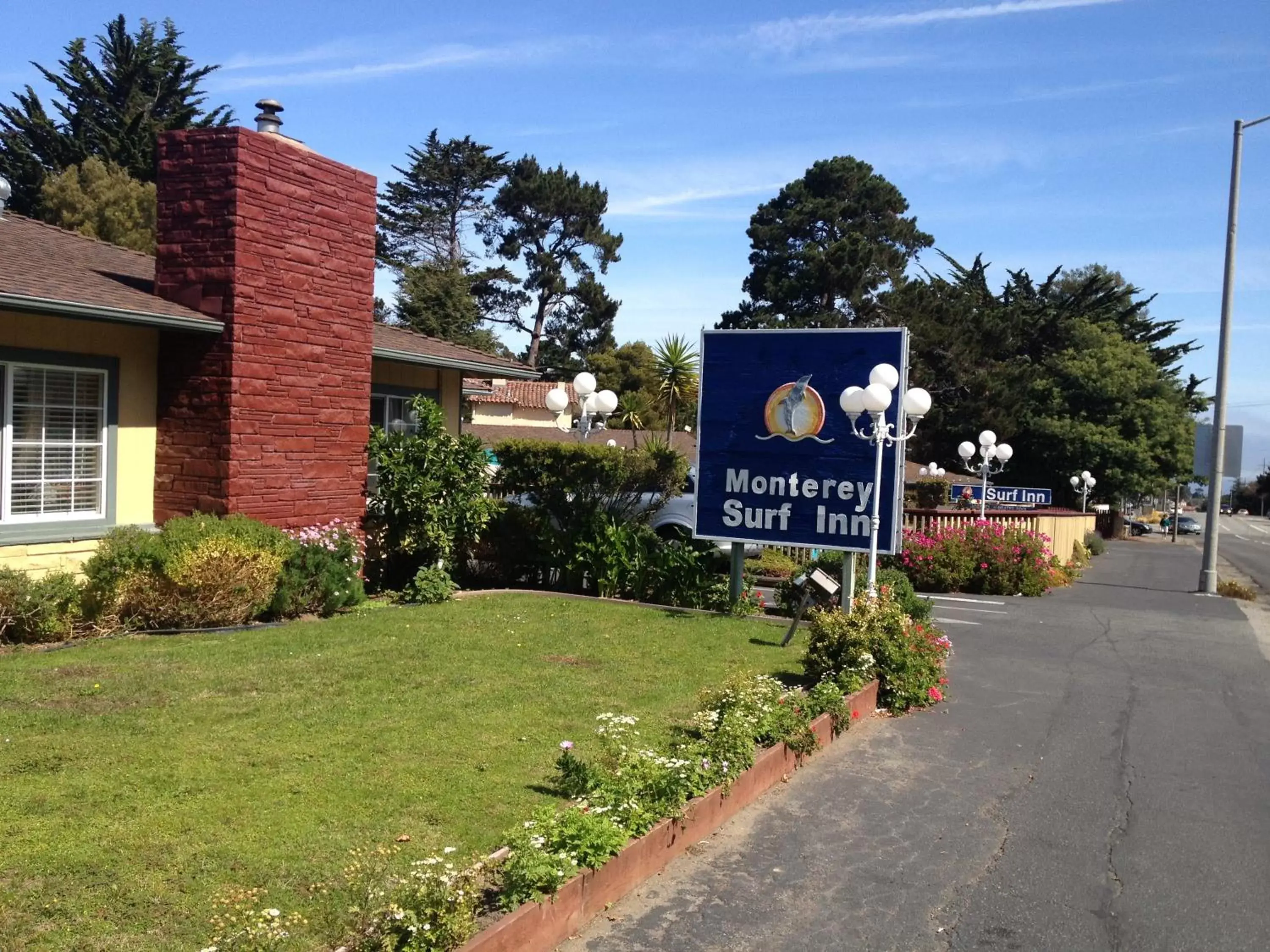 Facade/entrance, Property Building in Monterey Surf Inn