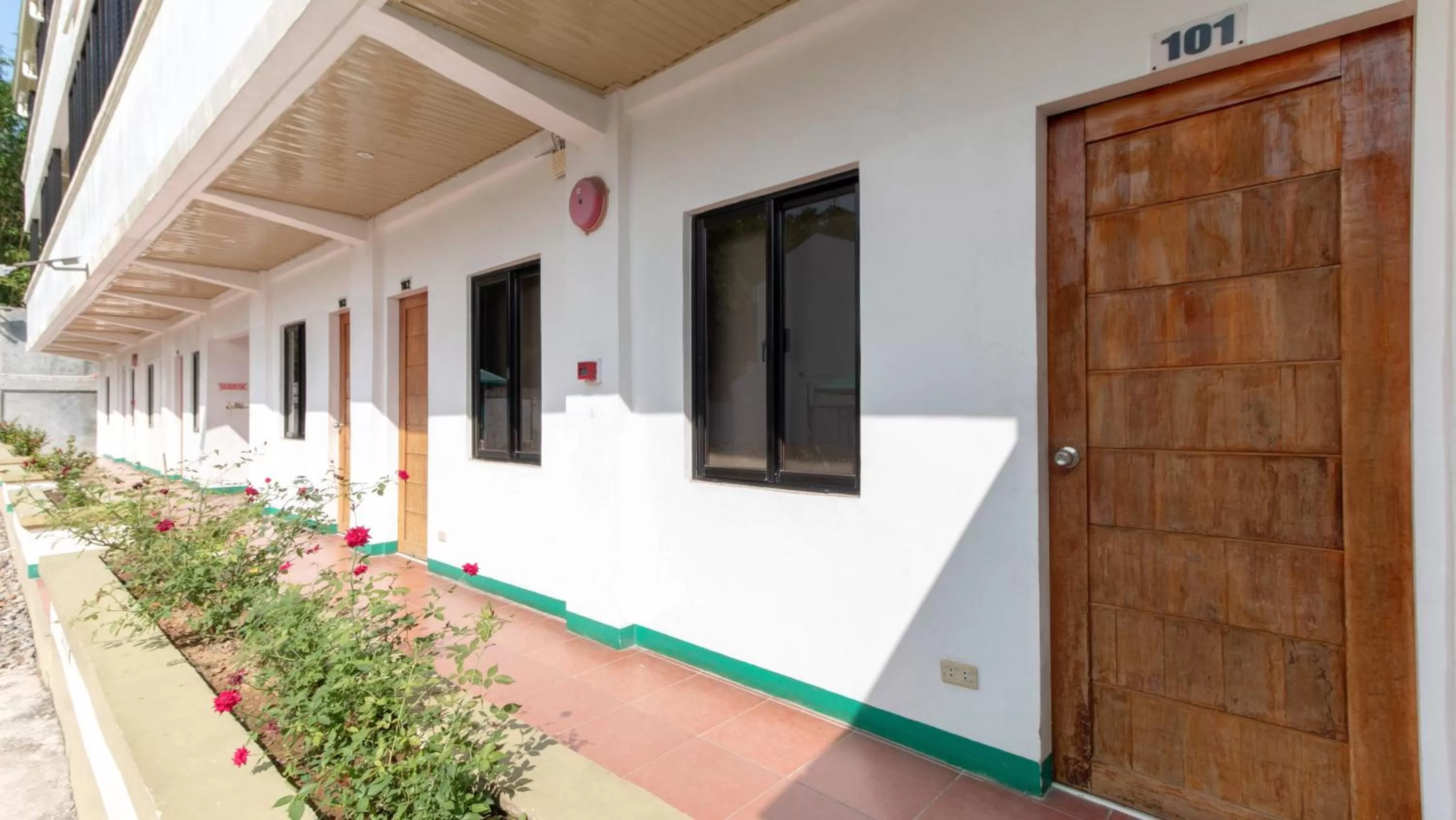 Property building in RedDoorz @ Picas Sagkahan Tacloban