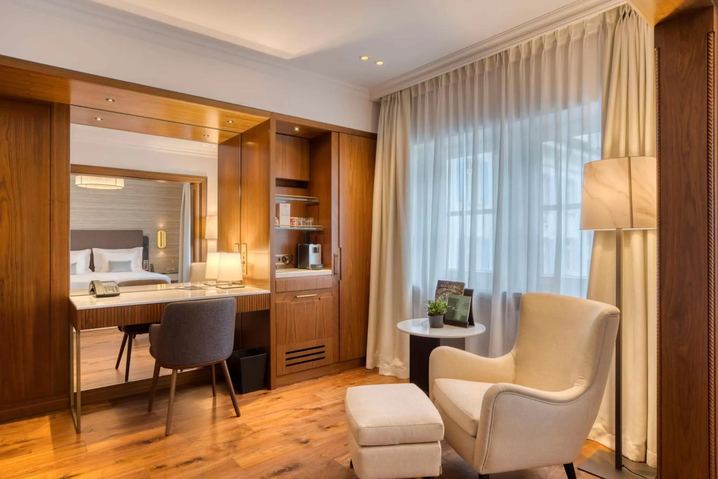 Bedroom, Seating Area in Grand Hotel des Bains Kempinski